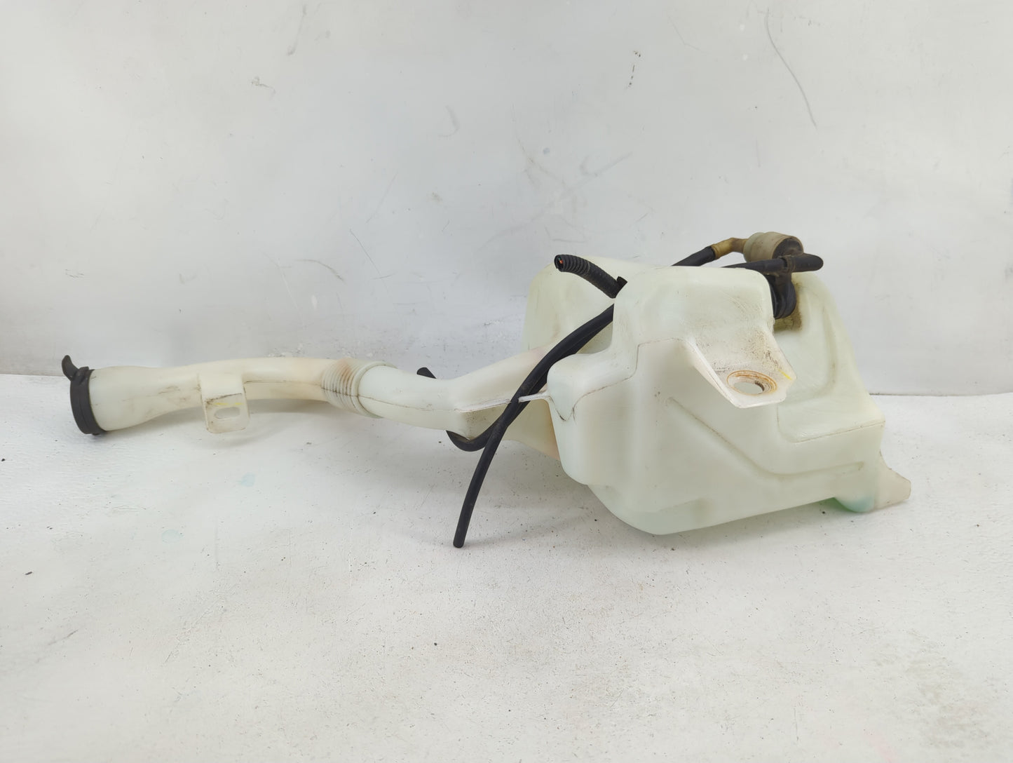 2010-2017 Chevrolet Equinox Windshield Washer Fluid Reservoir Bottle Oem - Oemusedautoparts1.com