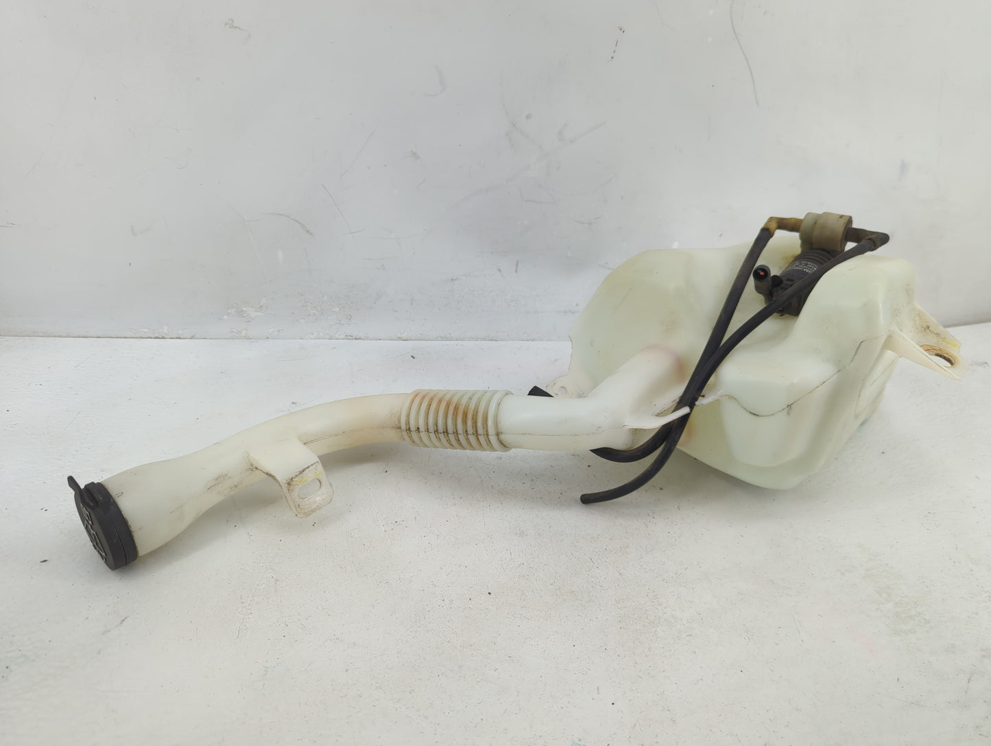 2010-2017 Chevrolet Equinox Windshield Washer Fluid Reservoir Bottle Oem - Oemusedautoparts1.com