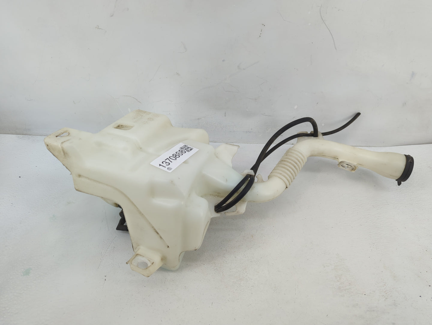 2010-2017 Chevrolet Equinox Windshield Washer Fluid Reservoir Bottle Oem - Oemusedautoparts1.com