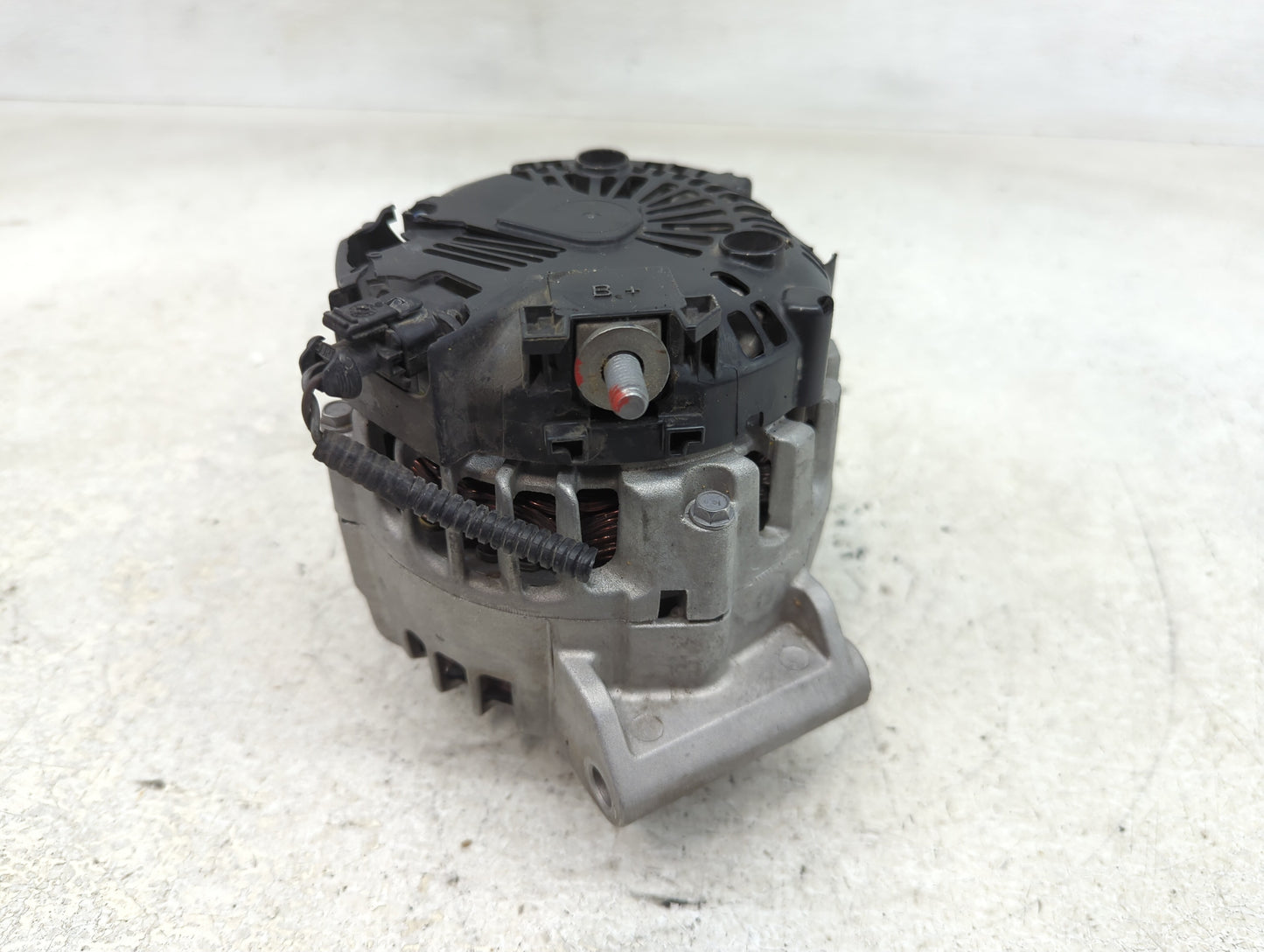 2010-2017 Chevrolet Equinox Alternator Replacement Generator Charging Assembly Engine OEM P/N:2620360 13588328 Fits OEM Used