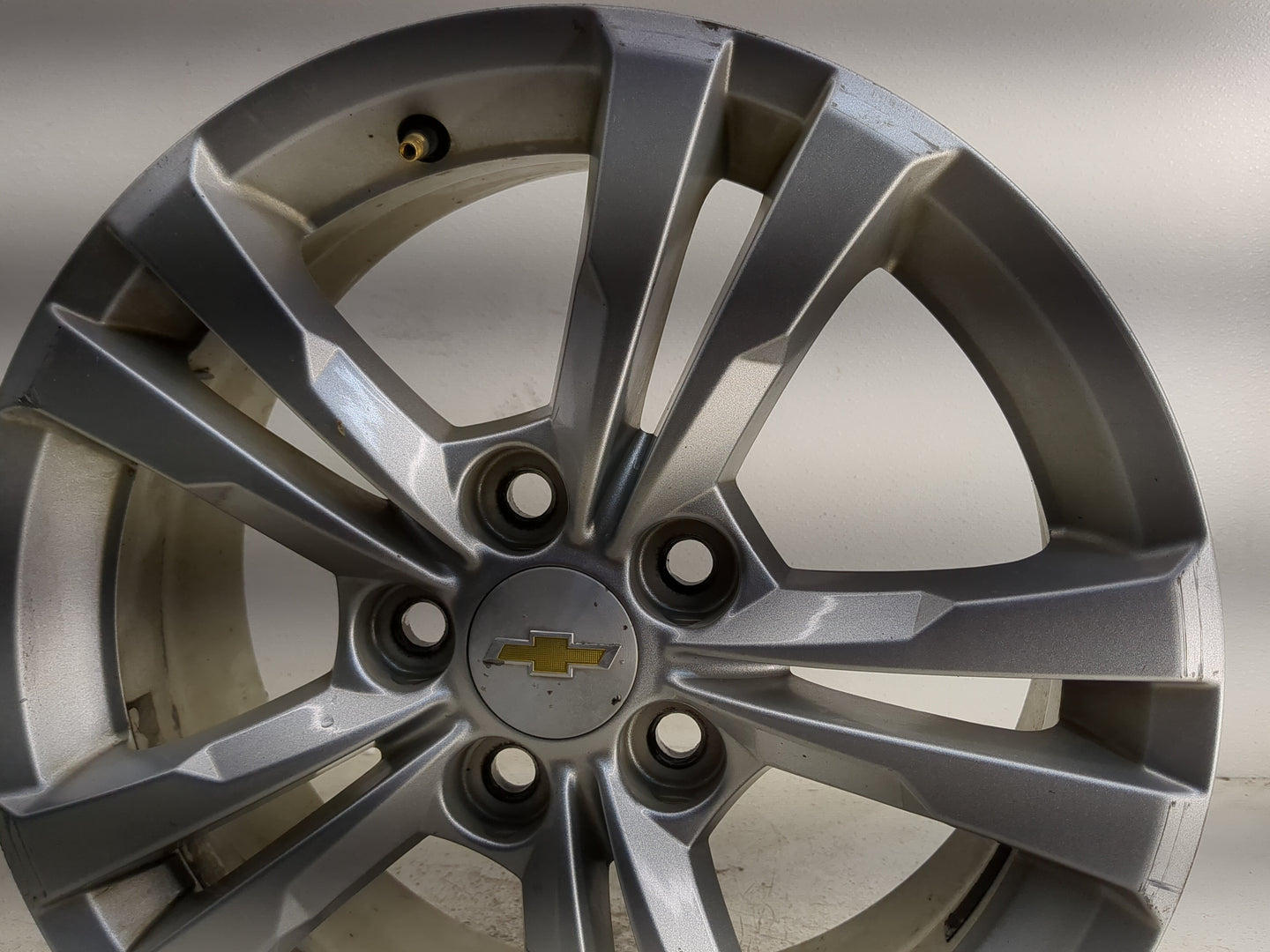 2010-2017 Chevrolet Equinox Oem Wheel Rim 1374820 - Oemusedautoparts1.com