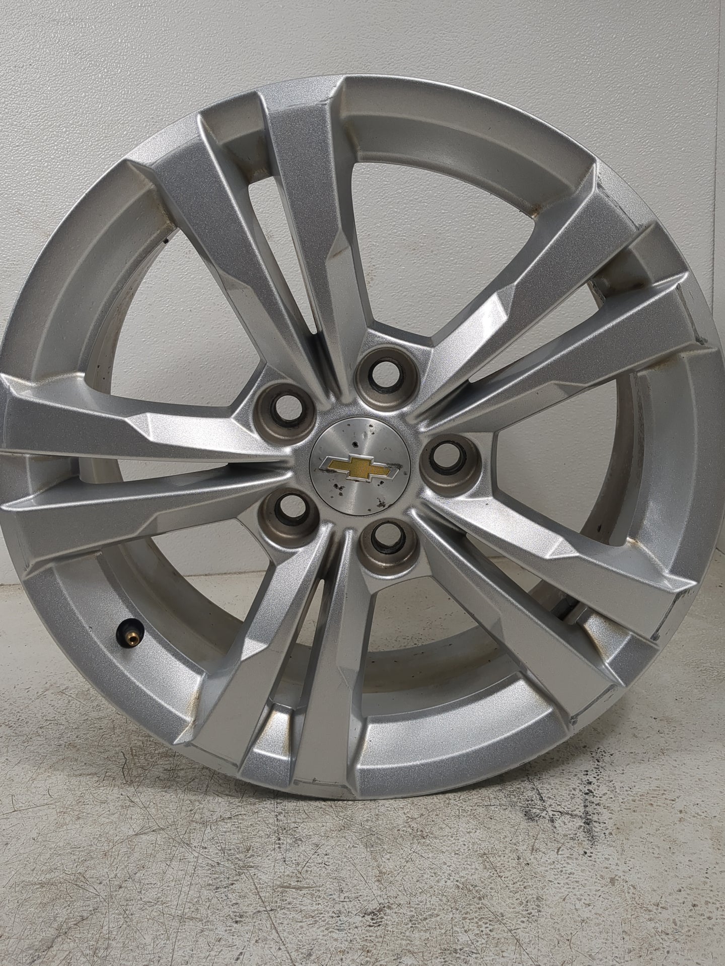 2010-2017 Chevrolet Equinox Oem Wheel Rim 1374821 - Oemusedautoparts1.com