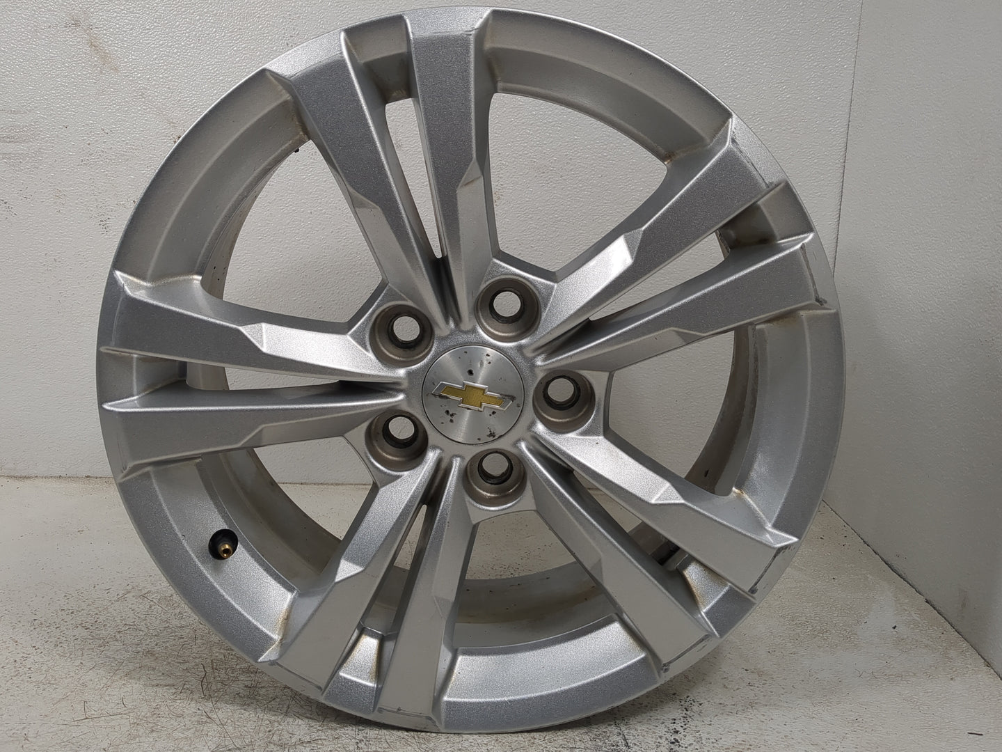 2010-2017 Chevrolet Equinox Oem Wheel Rim 1374821 - Oemusedautoparts1.com