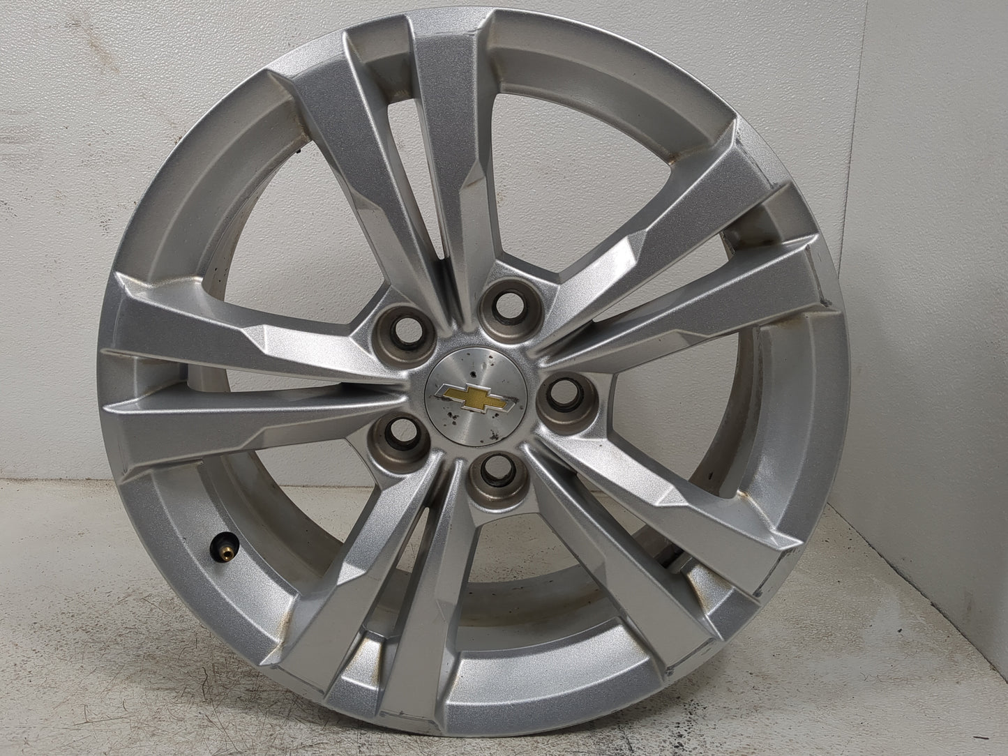 2010-2017 Chevrolet Equinox Oem Wheel Rim 1374821 - Oemusedautoparts1.com