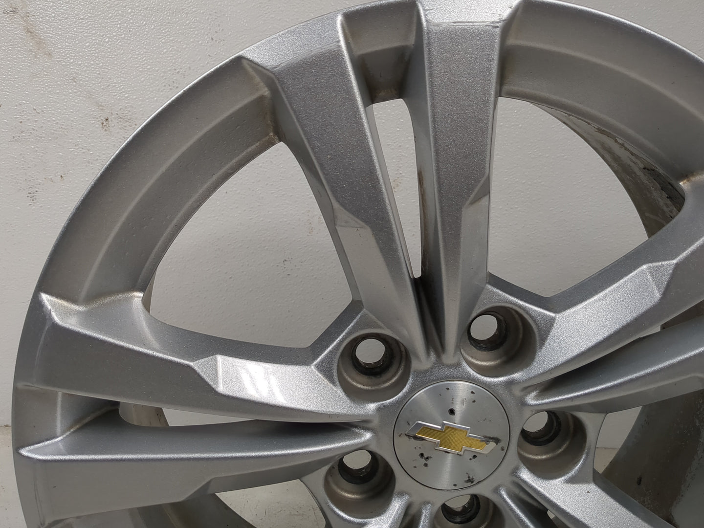 2010-2017 Chevrolet Equinox Oem Wheel Rim 1374821 - Oemusedautoparts1.com