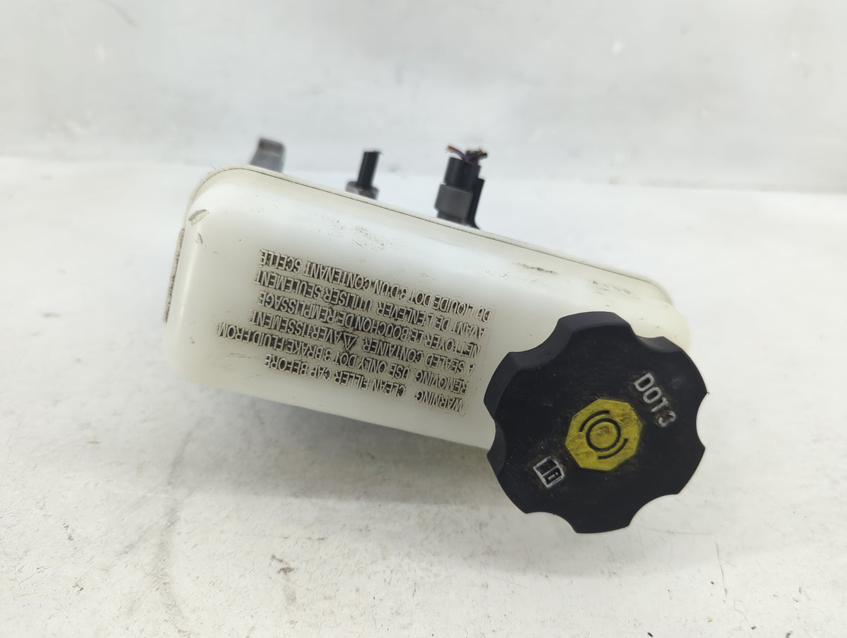 2011-2017 Chevrolet Equinox Brake Master Cylinder 1376509 - Oemusedautoparts1.com