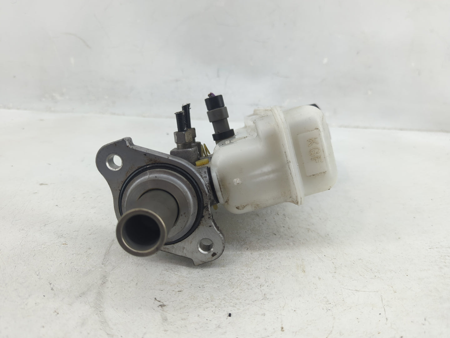 2011-2017 Chevrolet Equinox Brake Master Cylinder - Oemusedautoparts1.com