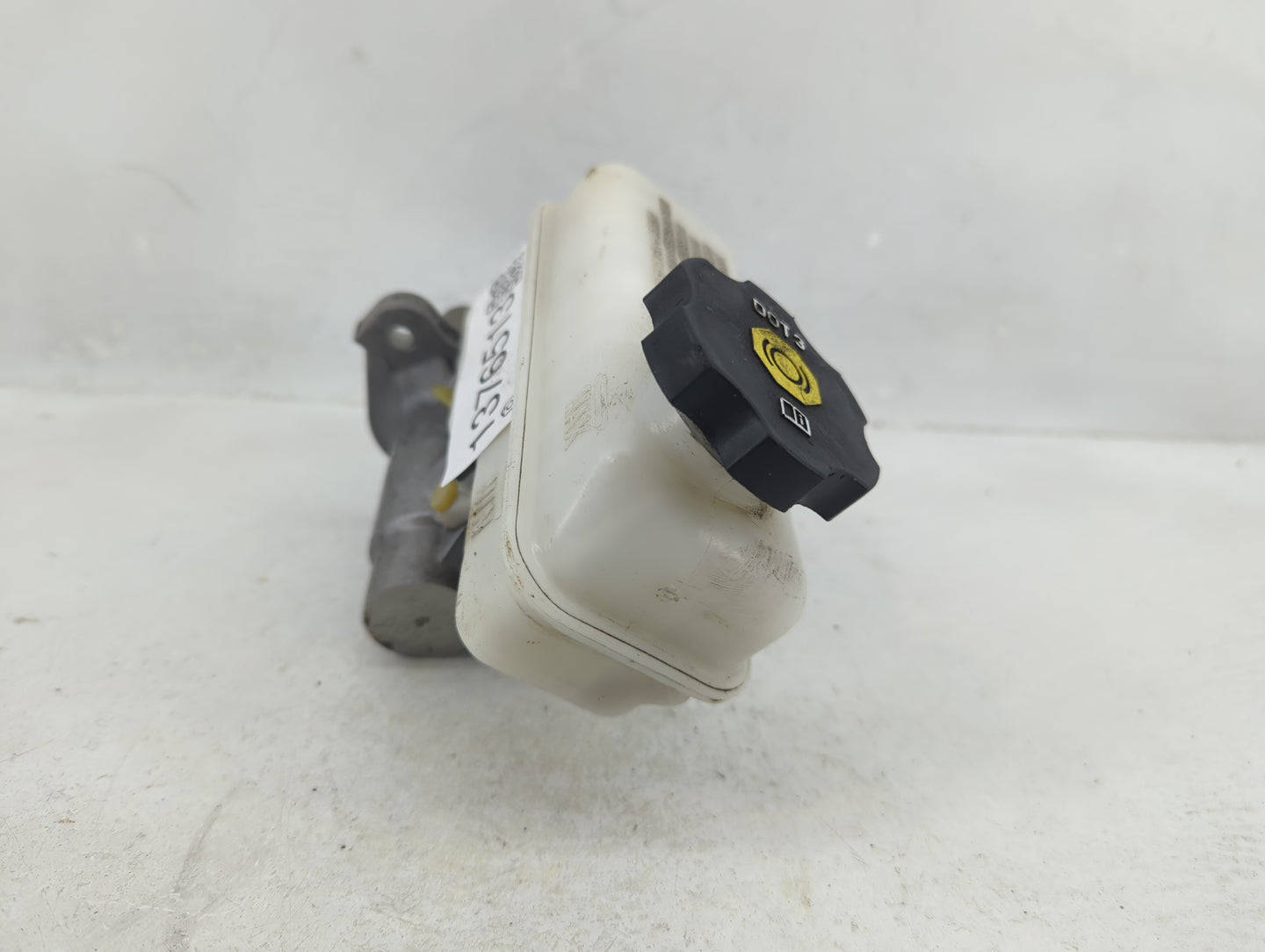 2011-2017 Chevrolet Equinox Brake Master Cylinder - Oemusedautoparts1.com