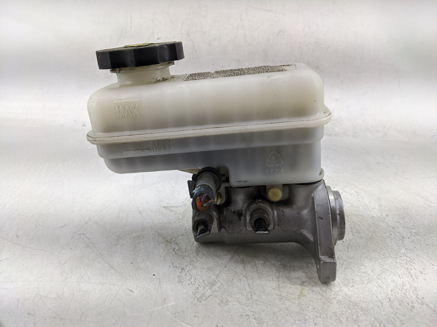 2011-2017 Chevrolet Equinox Brake Master Cylinder - Oemusedautoparts1.com