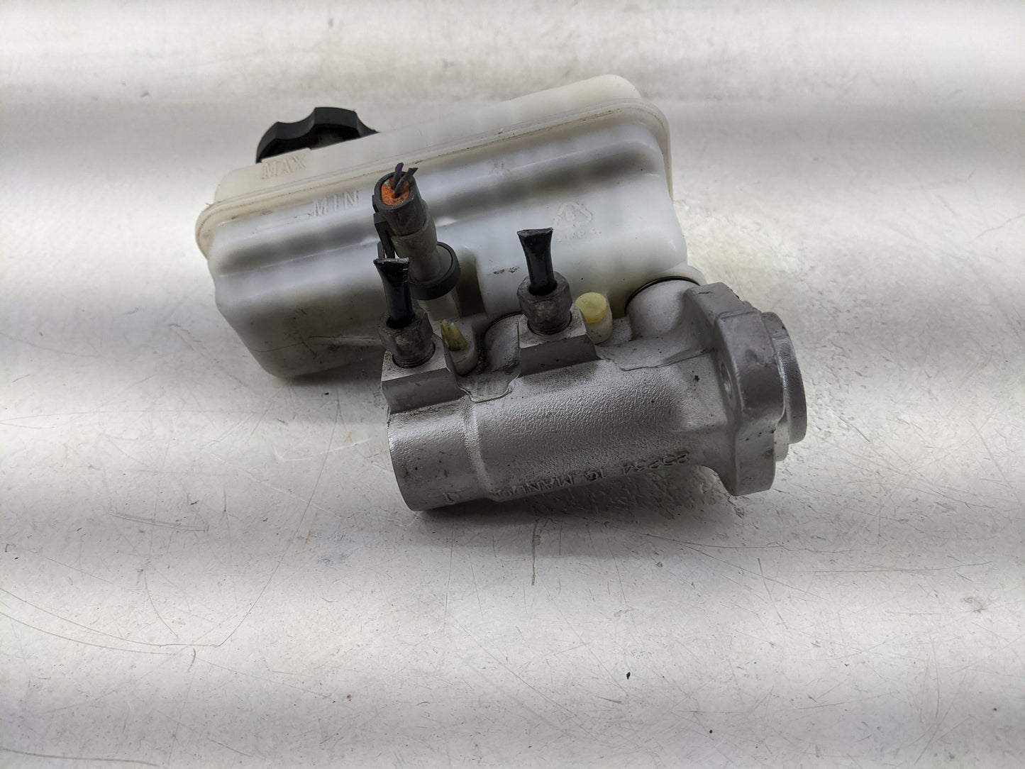 2011-2017 Chevrolet Equinox Brake Master Cylinder - Oemusedautoparts1.com