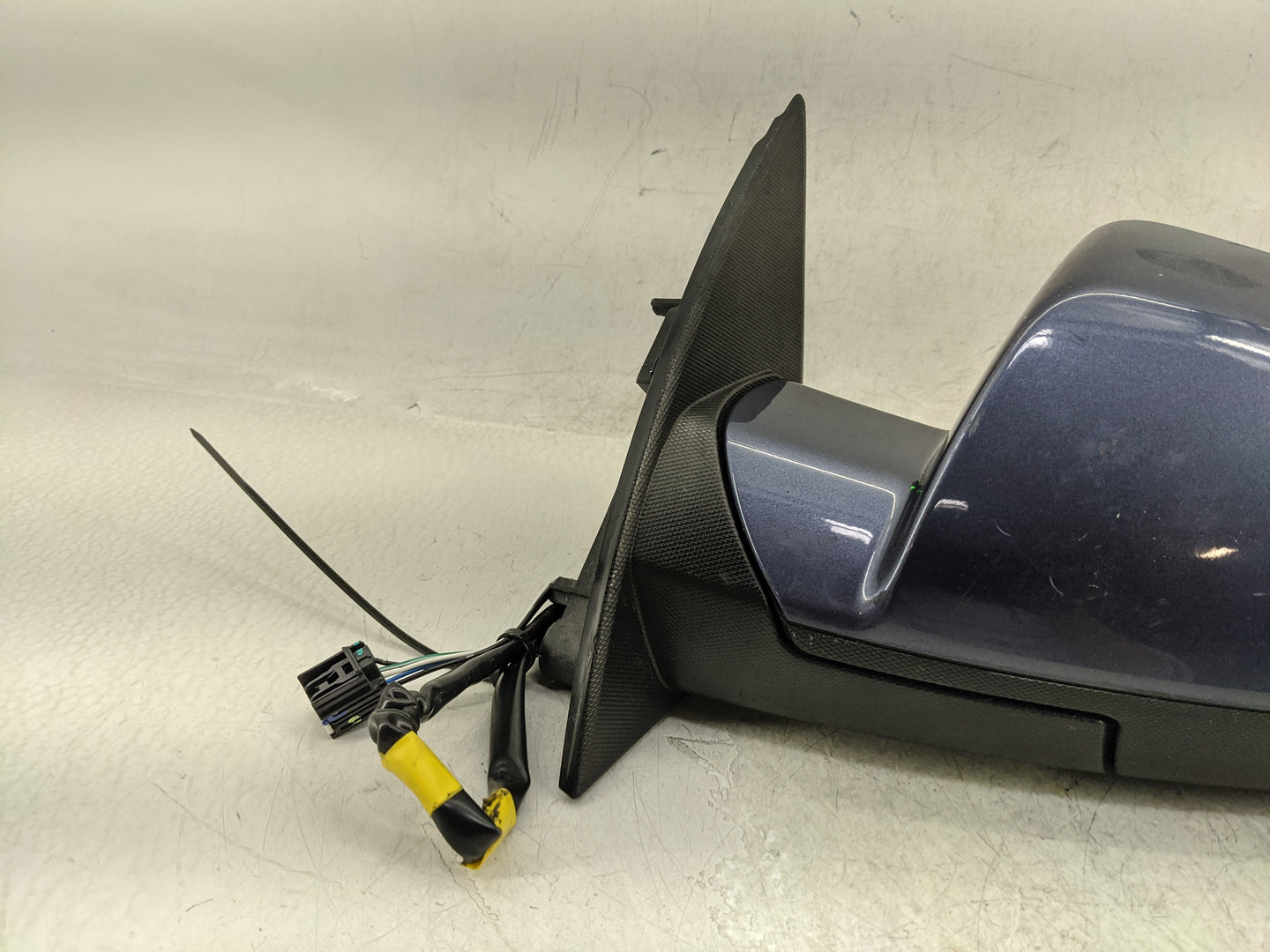 2011-2014 Chevrolet Equinox Driver Side View Mirror - Left Door Mirror OEM Used - Oemusedautoparts1.com