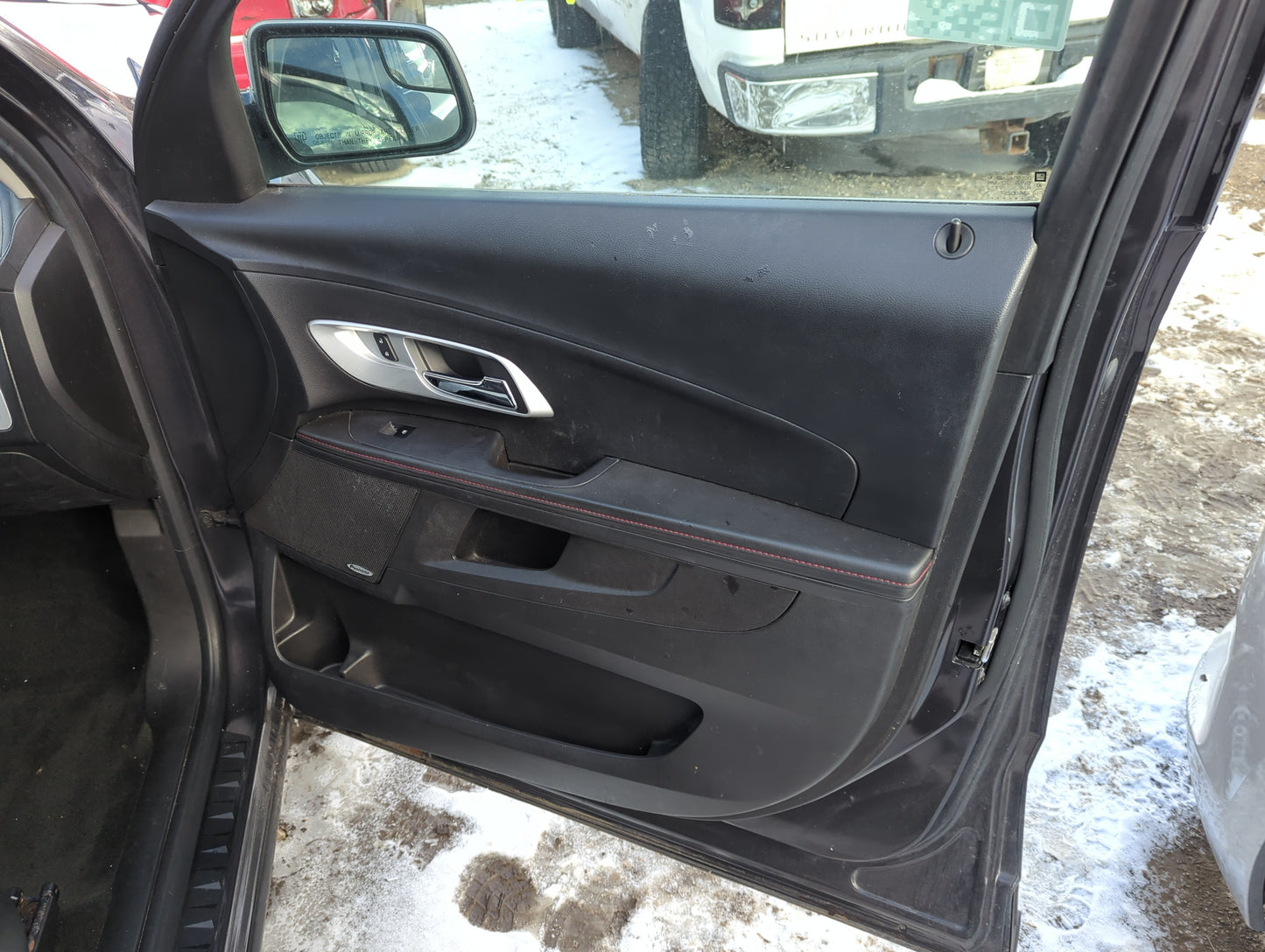 2013 Chevrolet Equinox Front Right Passenger Interior Door Panel Trim - Oemusedautoparts1.com