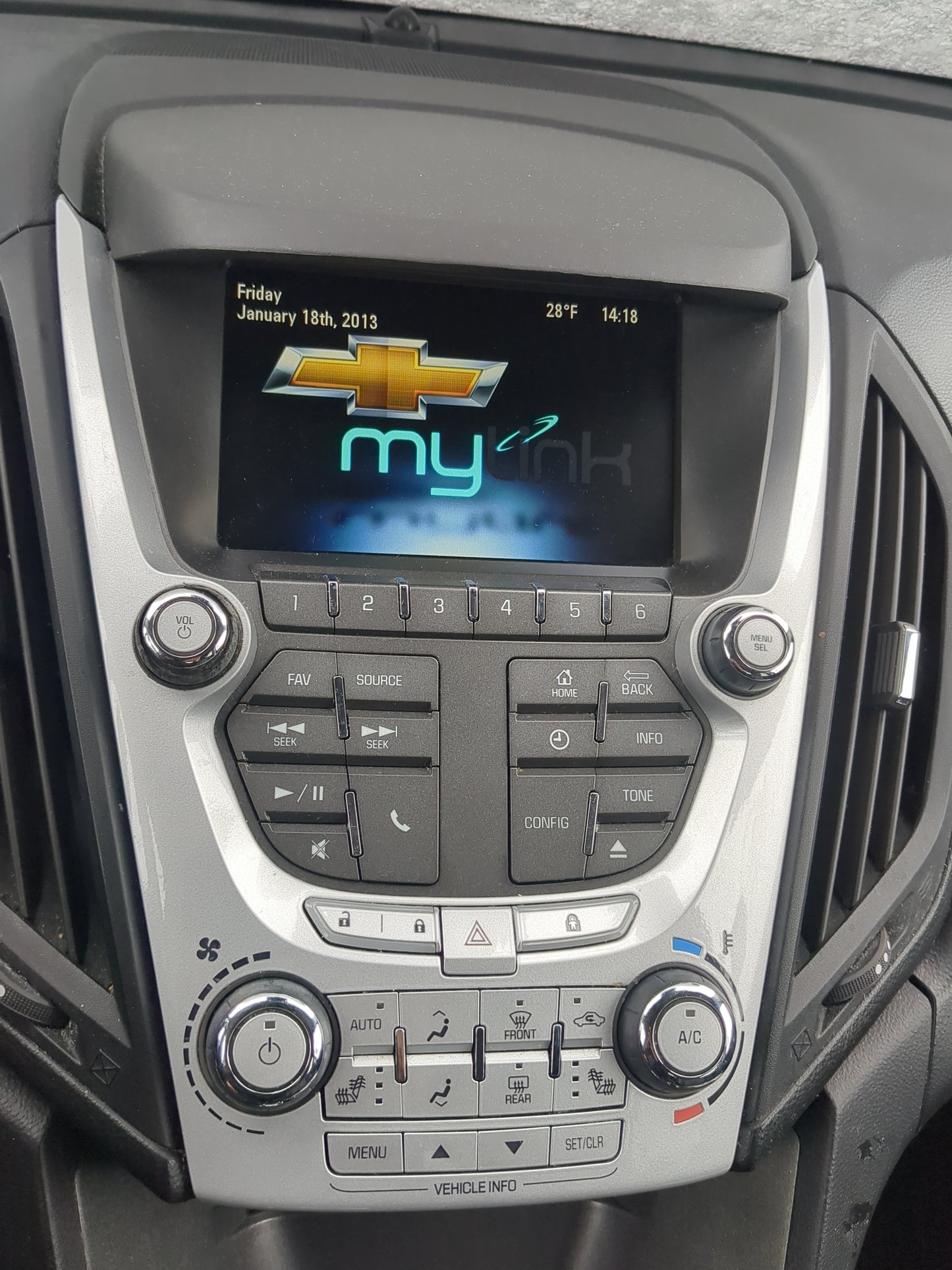 2013 Chevrolet Equinox Radio AM FM Cd Player Receiver Replacement Fits OEM Used Auto Parts - Oemusedautoparts1.com