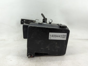 compare product 2013-2015 Chevrolet Equinox Fusebox Fuse Box Panel Relay Module P/N:22929763-01 Fits Fits 2013 2014 2015 OEM Used Auto Parts