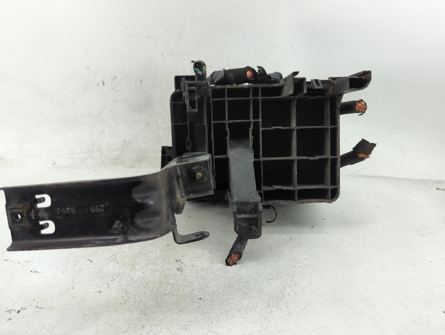 2013-2015 Chevrolet Equinox Fusebox Fuse Box Panel Relay Module P/N:22929763-01 Fits Fits 2013 2014 2015 OEM Used Auto Parts