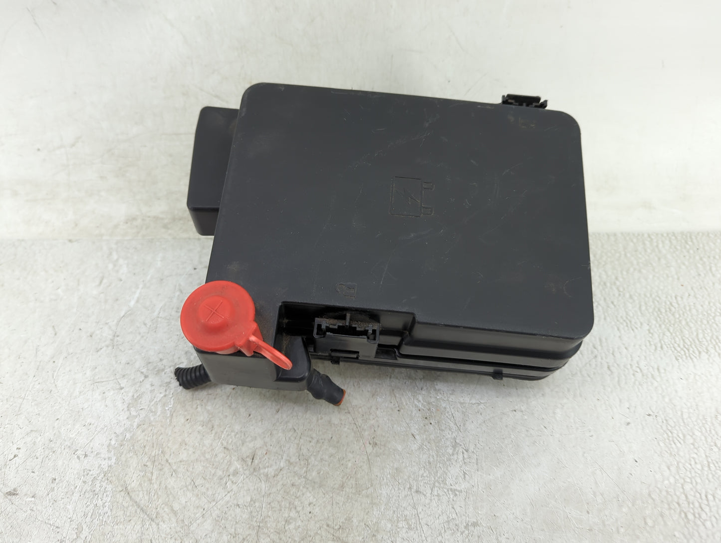 2013-2016 Chevrolet Equinox Fusebox Fuse Box Panel Relay Module P/N:22929763-01 Fits Fits 2013 2014 2015 2016 OEM Used Auto 