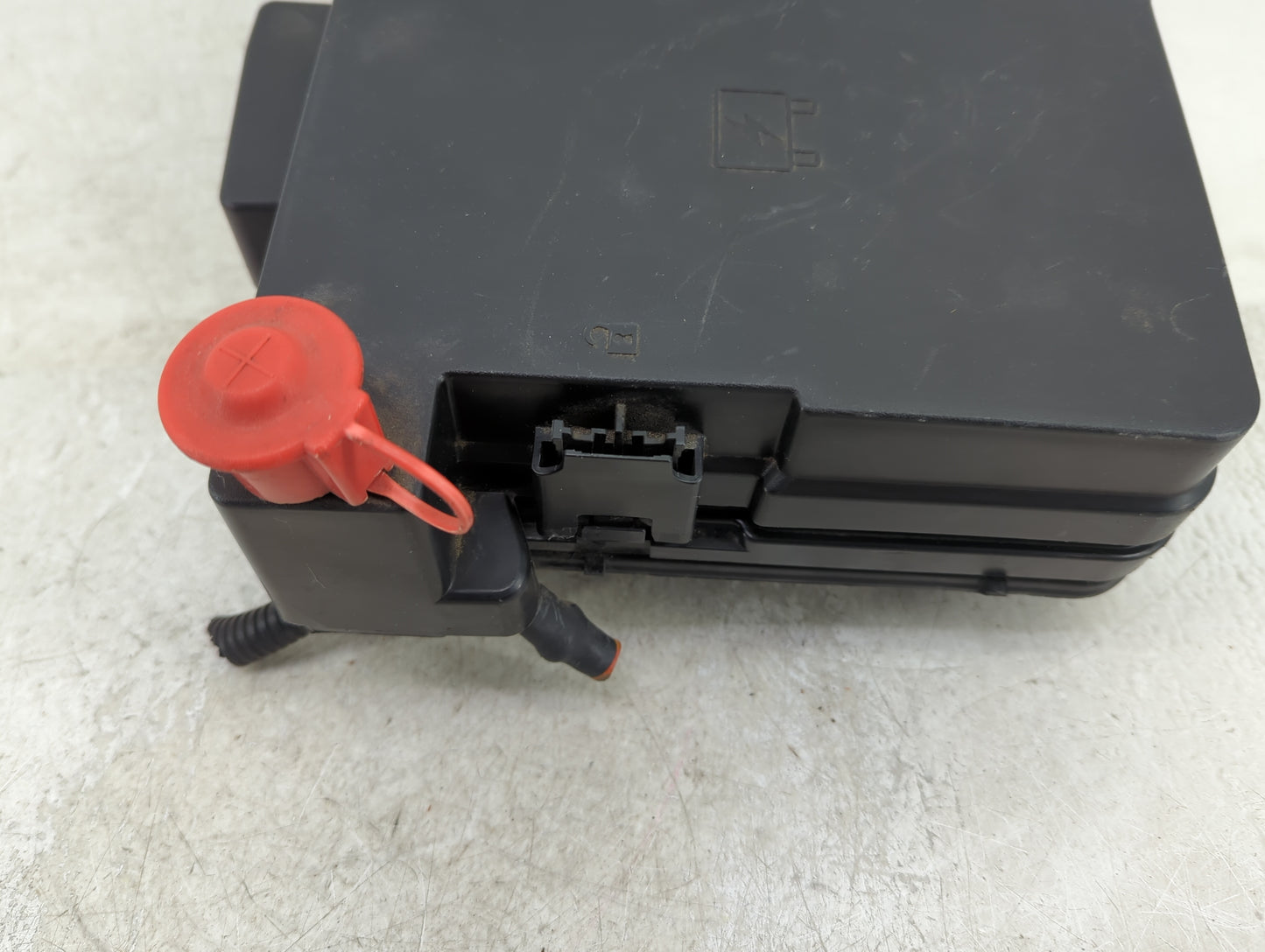 2013-2016 Chevrolet Equinox Fusebox Fuse Box Panel Relay Module P/N:22929763-01 Fits Fits 2013 2014 2015 2016 OEM Used Auto 
