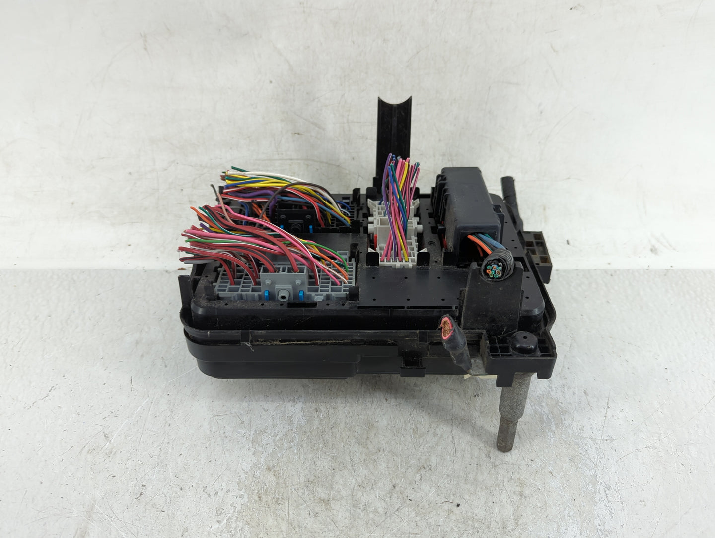 2013-2016 Chevrolet Equinox Fusebox Fuse Box Panel Relay Module P/N:22929763 Fits Fits 2013 2014 2015 2016 OEM Used Auto Par