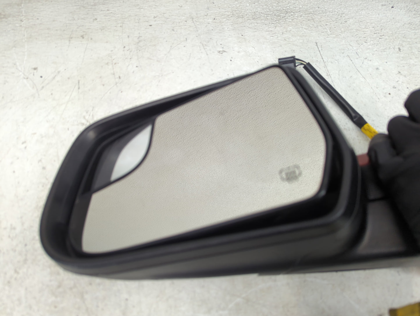 2011-2014 Chevrolet Equinox Driver Side View Mirror - Left Door Mirror OEM Used - Oemusedautoparts1.com