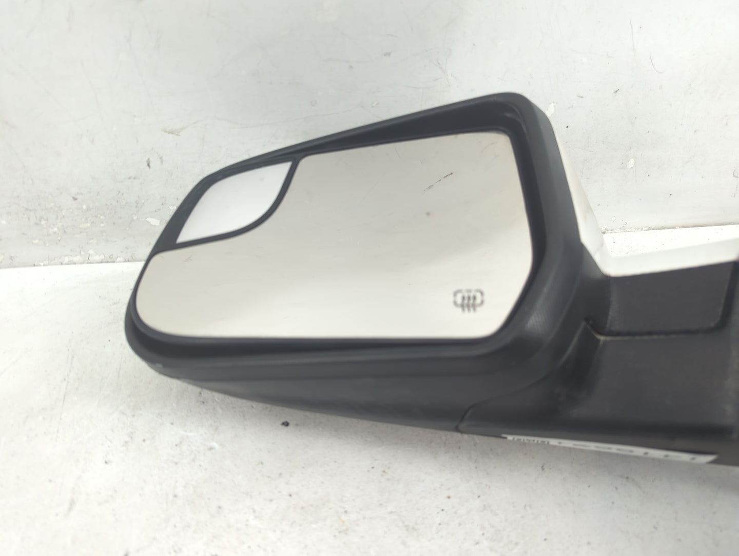 2011-2014 Chevrolet Equinox Driver Side View Mirror - Left Door Mirror OEM Used - Oemusedautoparts1.com