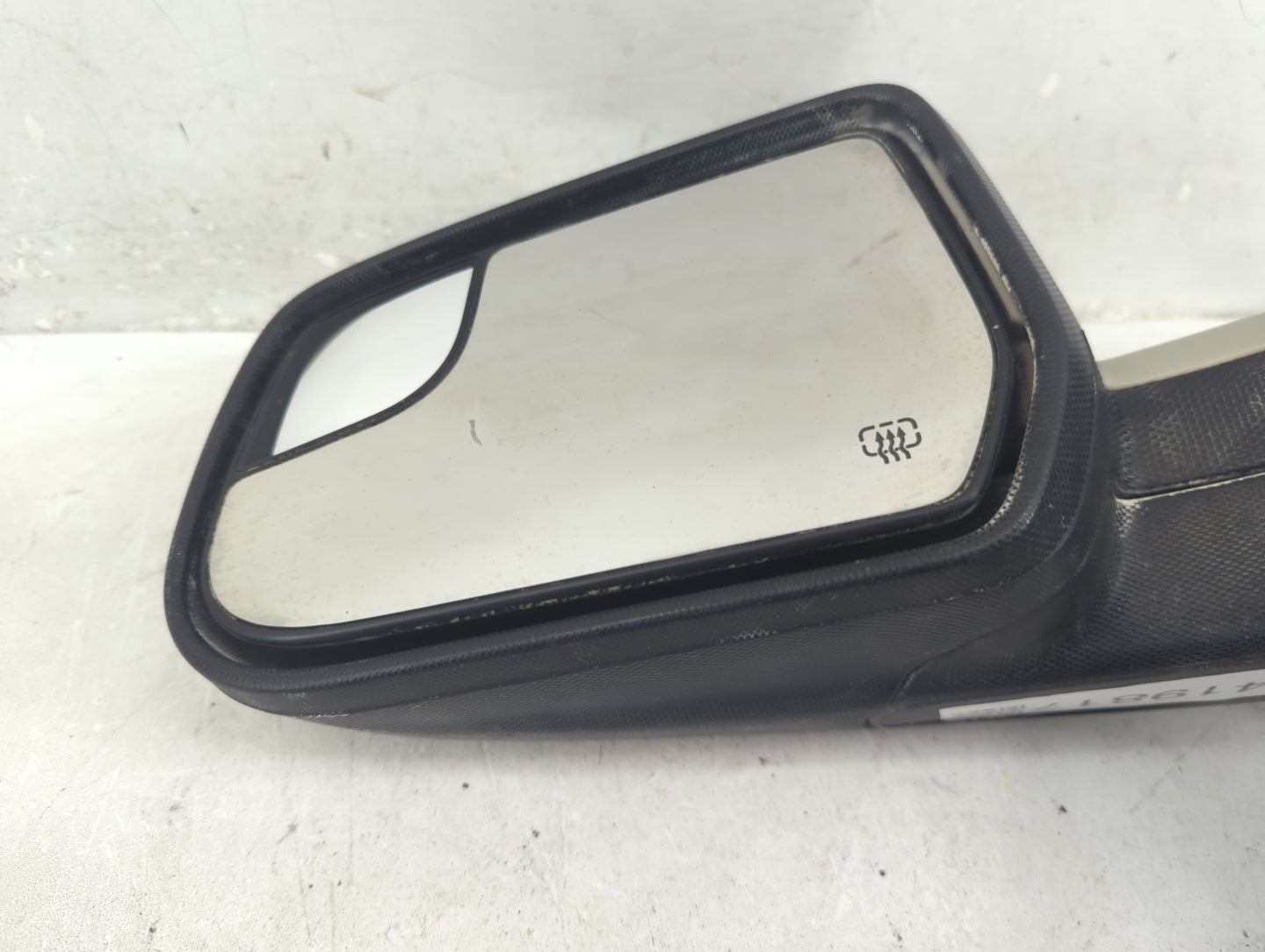 2011-2014 Chevrolet Equinox Driver Side View Mirror - Left Door Mirror OEM Used - Oemusedautoparts1.com