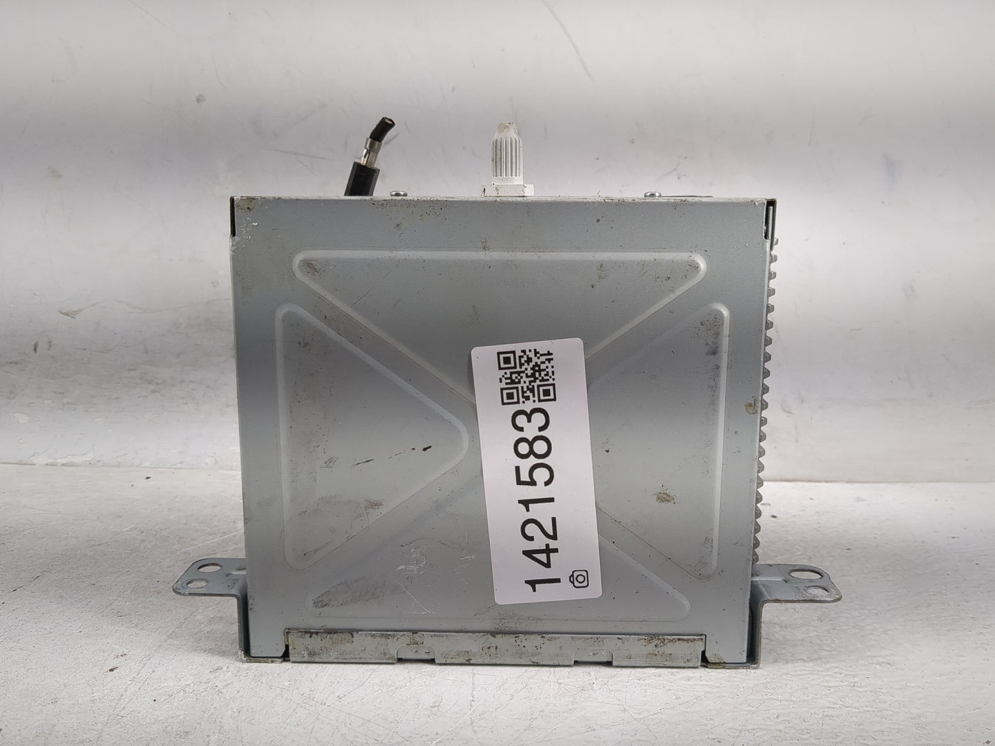 2013-2015 Chevrolet Equinox Radio AM FM Cd Player Receiver Replacement P/N:22923803 Fits Fits 2013 2014 2015 2016 OEM Used A