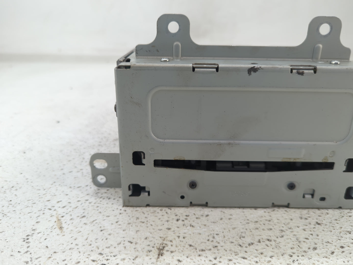 2013 Chevrolet Equinox Radio AM FM Cd Player Receiver Replacement P/N:22976137 Fits OEM Used Auto Parts - Oemusedautoparts1.