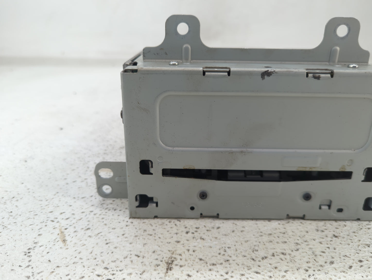 2013 Chevrolet Equinox Radio AM FM Cd Player Receiver Replacement P/N:22976137 Fits OEM Used Auto Parts - Oemusedautoparts1.