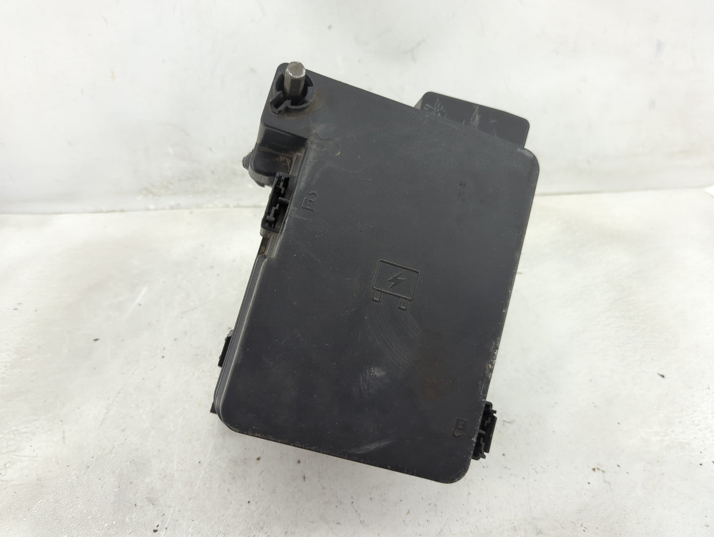 2013-2016 Chevrolet Equinox Fusebox Fuse Box Panel Relay Module P/N:22922727 Fits Fits 2013 2014 2015 2016 OEM Used Auto Par