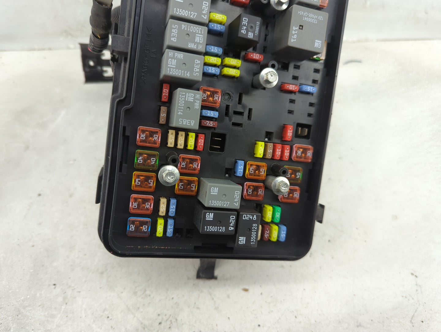 2013-2016 Chevrolet Equinox Fusebox Fuse Box Panel Relay Module P/N:22922727 Fits Fits 2013 2014 2015 2016 OEM Used Auto Par