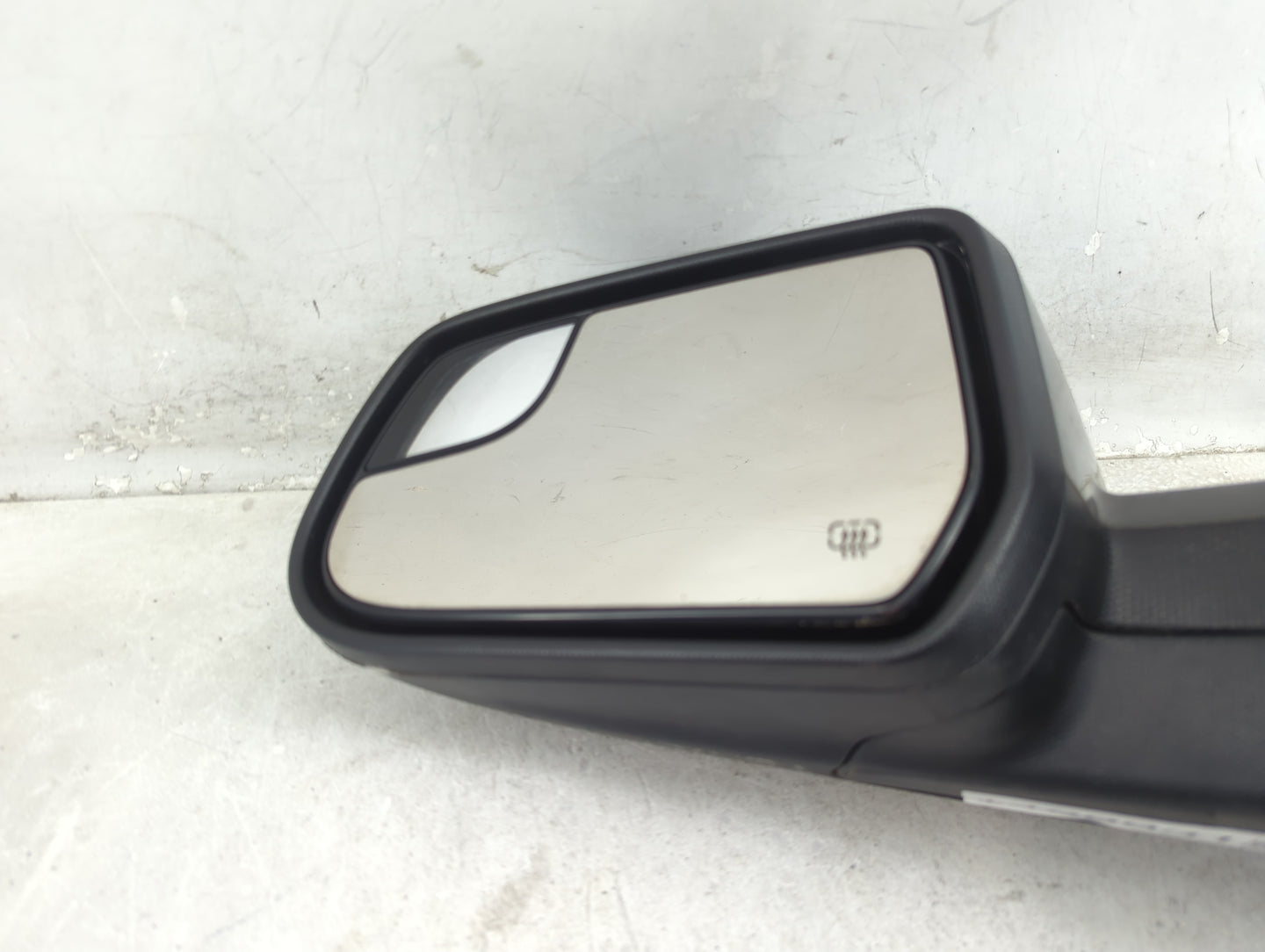 2011-2014 Chevrolet Equinox Driver Side View Mirror - Left Door Mirror OEM Used - Oemusedautoparts1.com