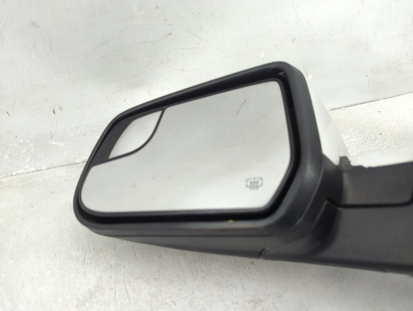 2011-2014 Chevrolet Equinox Driver Side View Mirror - Left Door Mirror OEM Used - Oemusedautoparts1.com