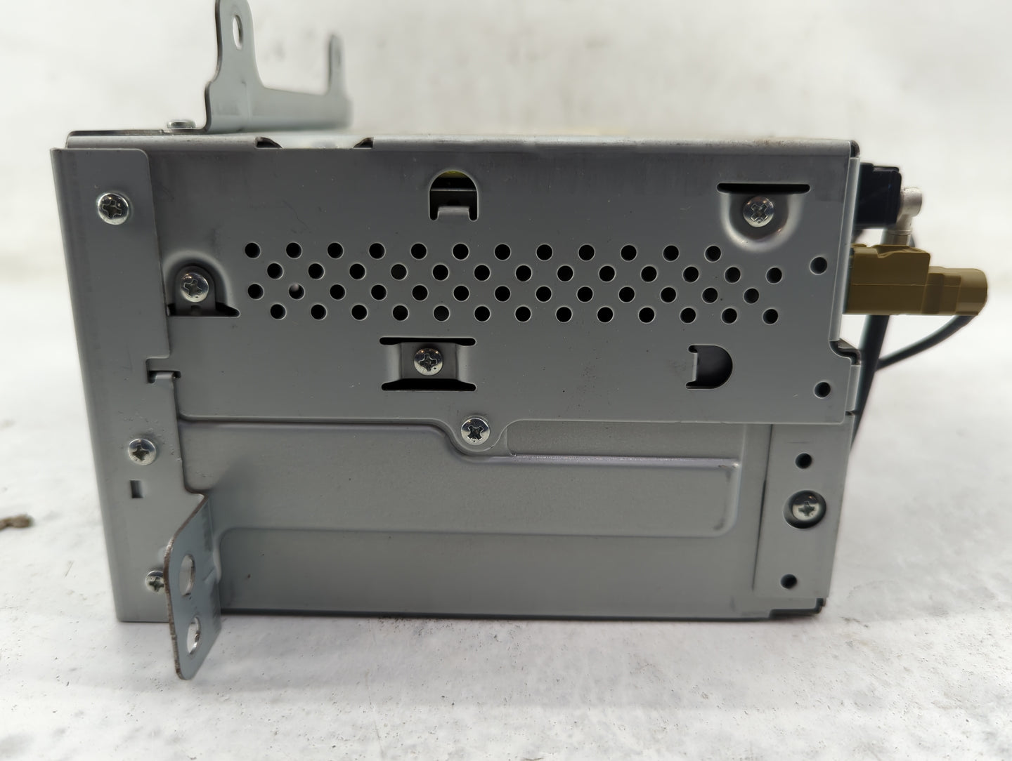 2013 Chevrolet Equinox Radio AM FM Cd Player Receiver Replacement P/N:23135481 GA-130-COLR-NS, ACJ-GA-130-COLR Fits OEM Used