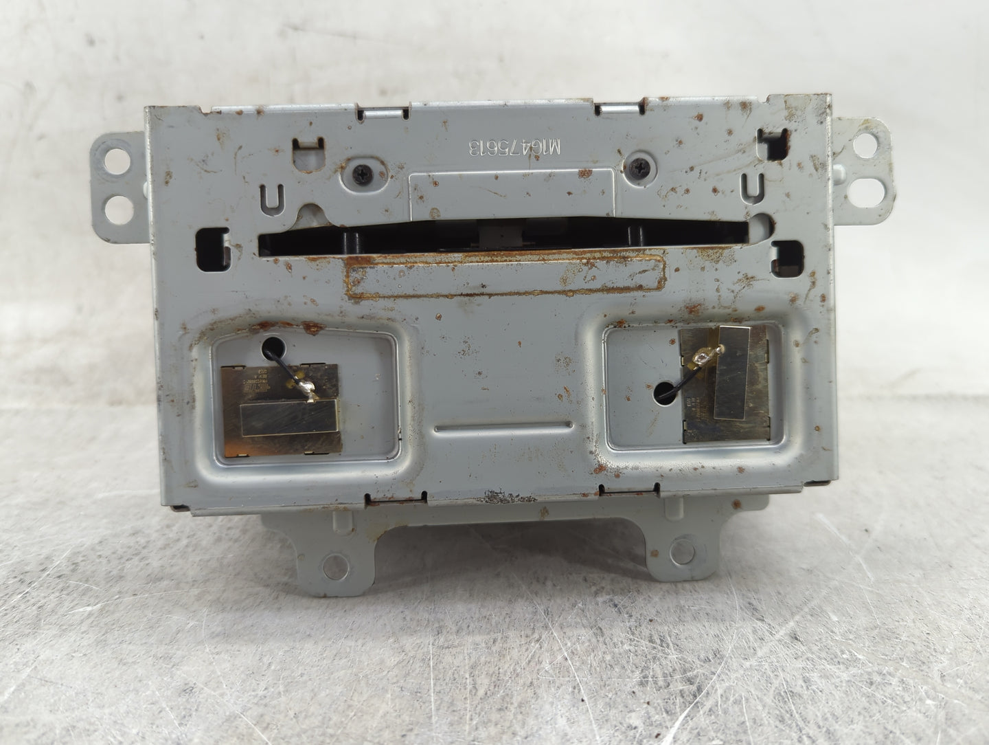 2013 Chevrolet Equinox Radio AM FM Cd Player Receiver Replacement P/N:22965237 Fits OEM Used Auto Parts - Oemusedautoparts1.