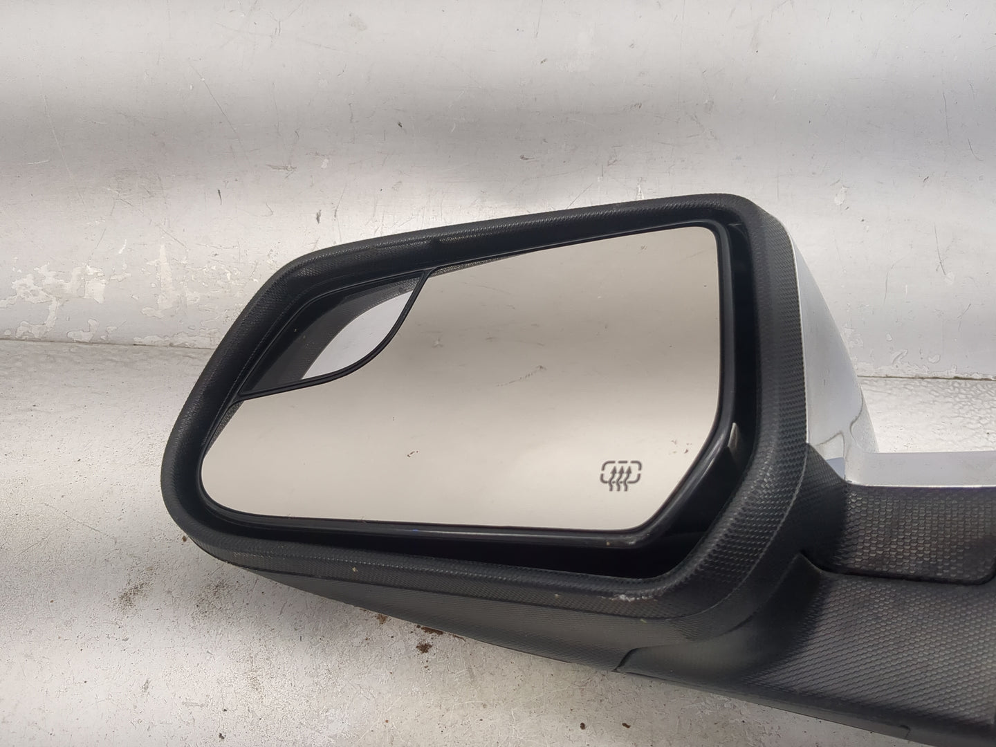 2011-2013 Chevrolet Equinox Passenger Side View Mirror - Right Door Mirror OEM Used - Oemusedautoparts1.com
