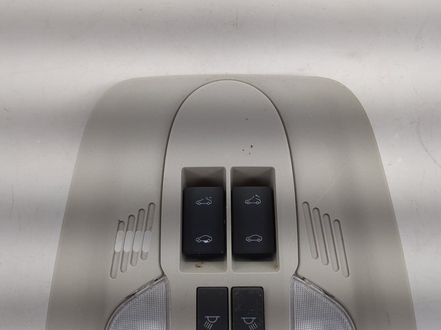 2013-2013 Chevrolet Equinox Overhead Roof Console 1482387 - Oemusedautoparts1.com
