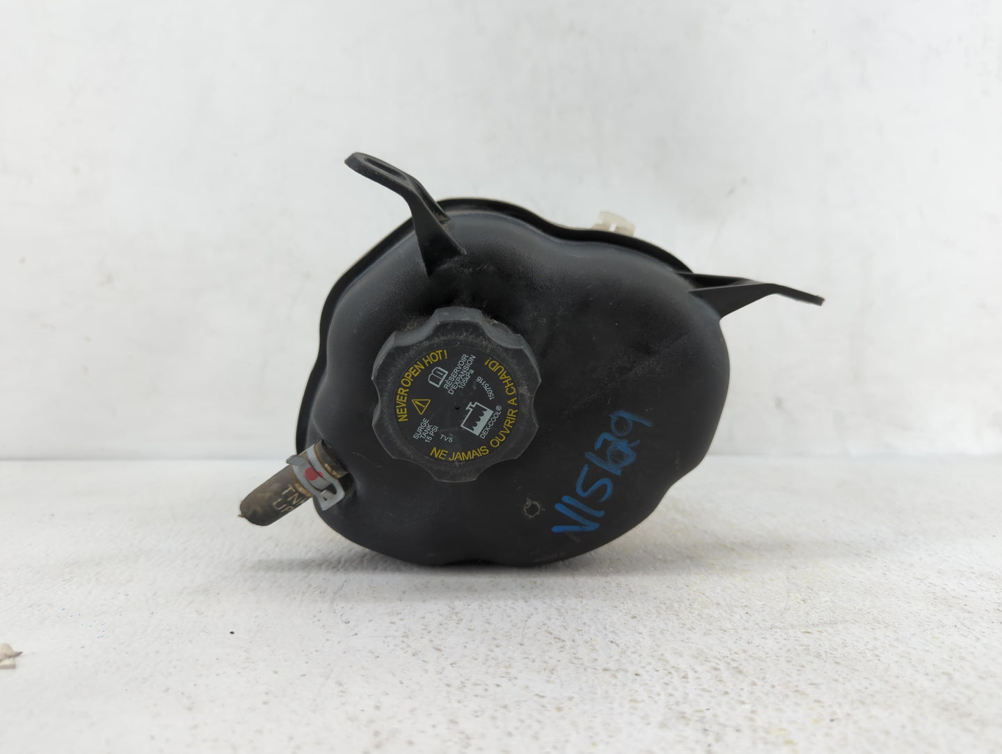 2013 Chevrolet Equinox Radiator Coolant Overflow Expansion Tank Bottle - Oemusedautoparts1.com