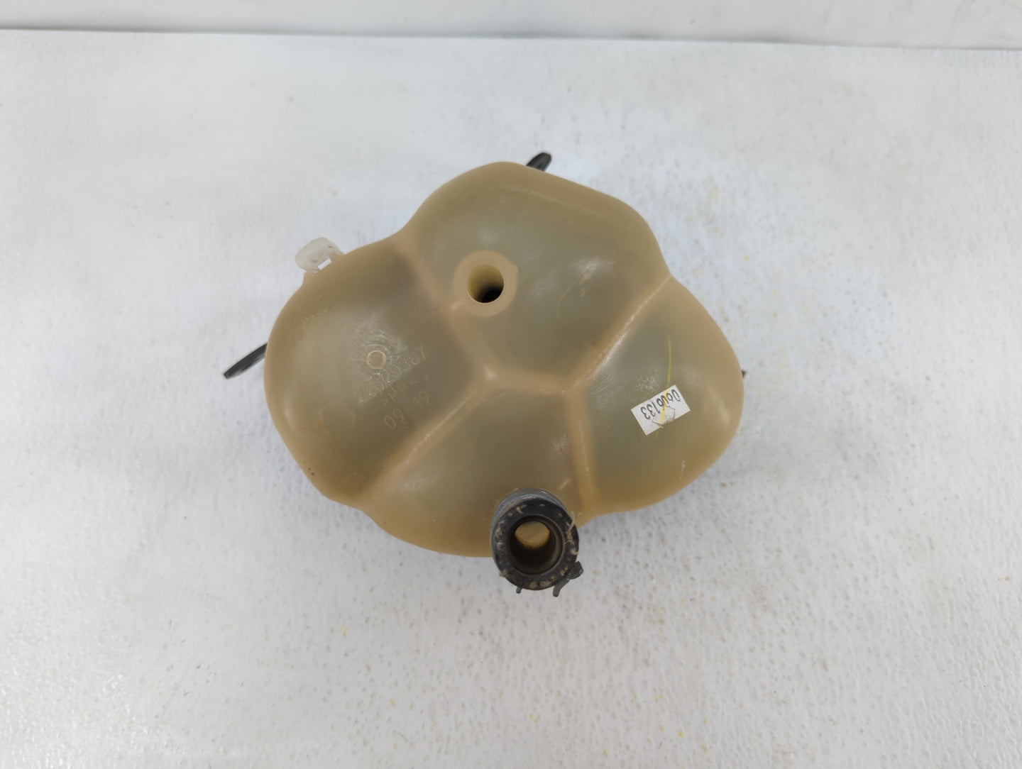 2013 Chevrolet Equinox Radiator Coolant Overflow Expansion Tank Bottle - Oemusedautoparts1.com