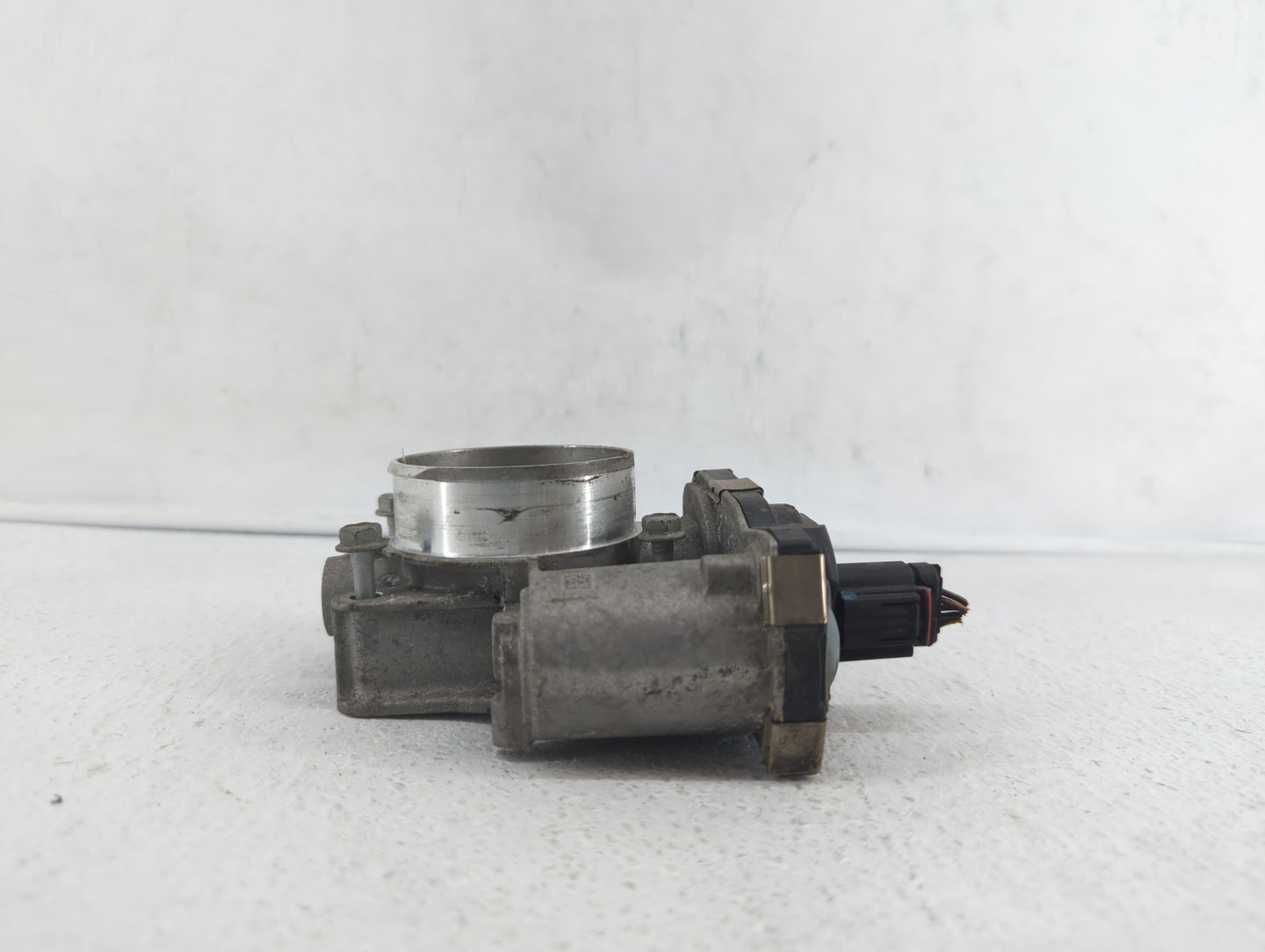 2012-2015 Chevrolet Equinox Throttle Body P/N:12627217DA 12632101CA Fits Fits 2012 2013 2014 2015 OEM Used Auto Parts - Oemu