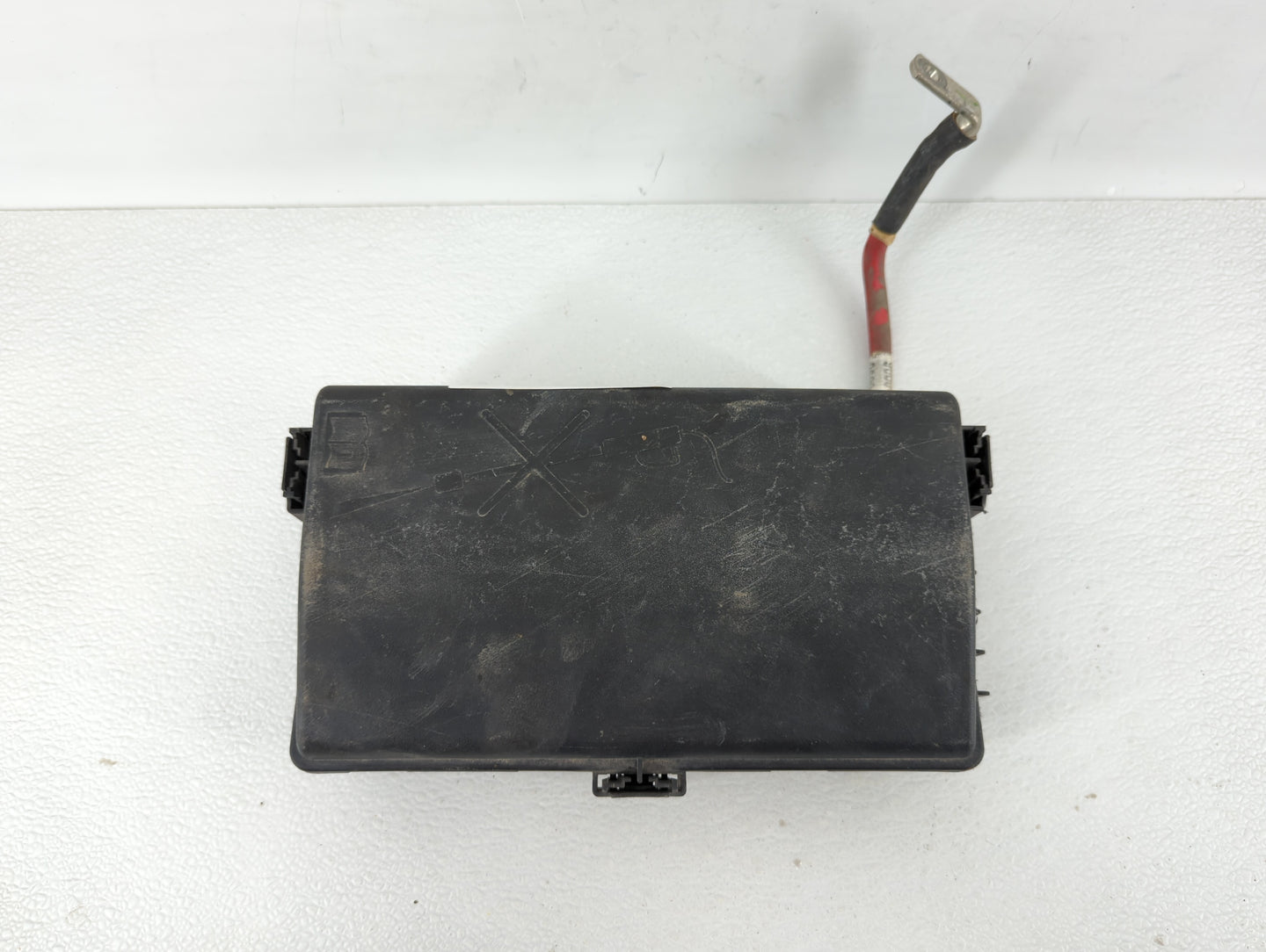 2013-2016 Chevrolet Equinox Fusebox Fuse Box Panel Relay Module P/N:95216200 Fits Fits 2013 2014 2015 2016 OEM Used Auto Par