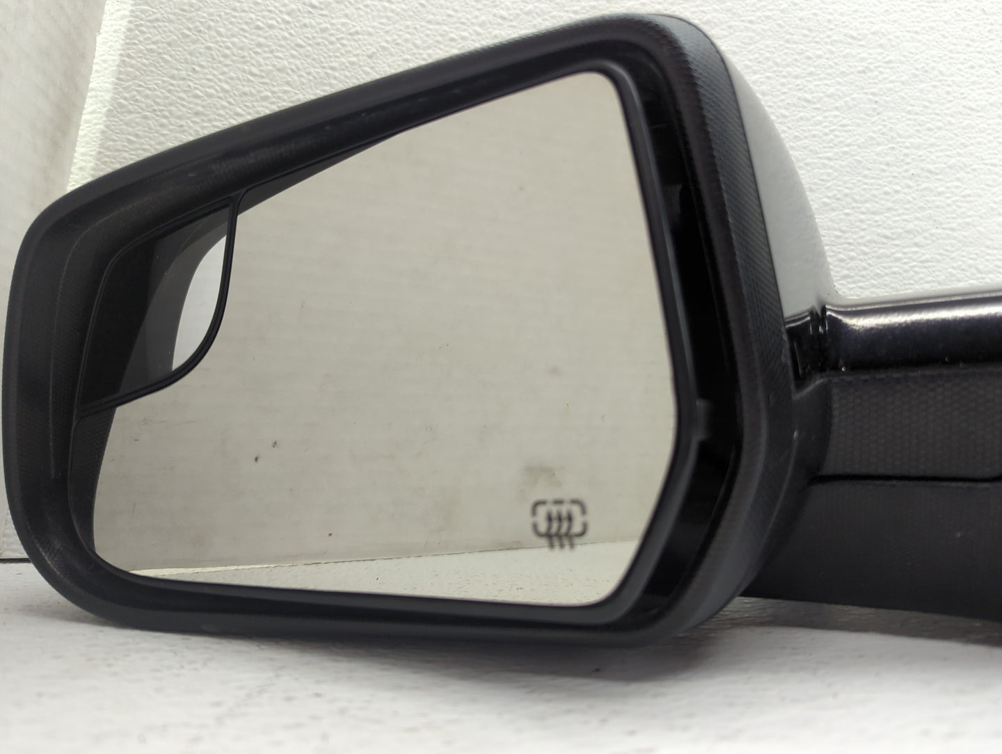 2011-2014 Chevrolet Equinox Driver Side View Mirror - Left Door Mirror OEM Used - Oemusedautoparts1.com