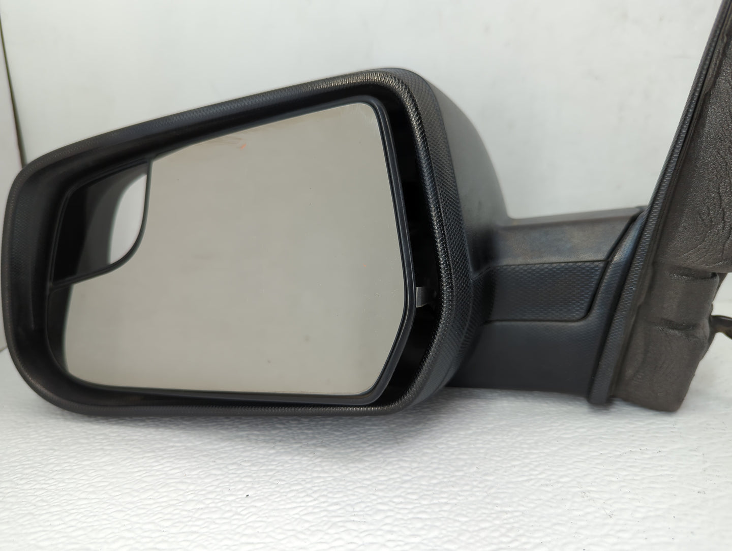 2012-2014 Chevrolet Equinox Driver Side View Mirror - Left Door Mirror OEM Used - Oemusedautoparts1.com