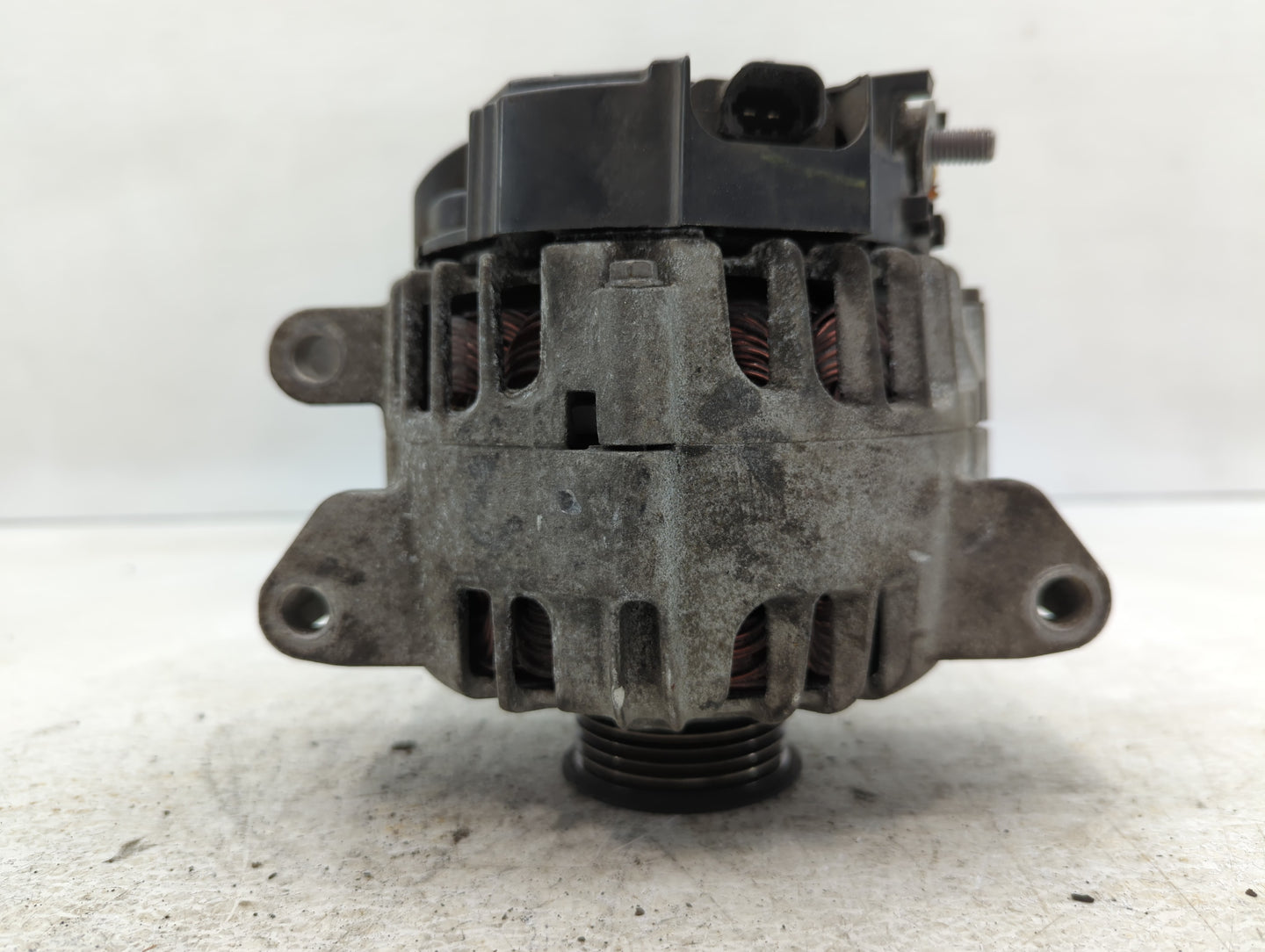 2010-2017 Chevrolet Equinox Alternator Replacement Generator Charging Assembly Engine OEM P/N:13500315 Fits OEM Used Auto Pa