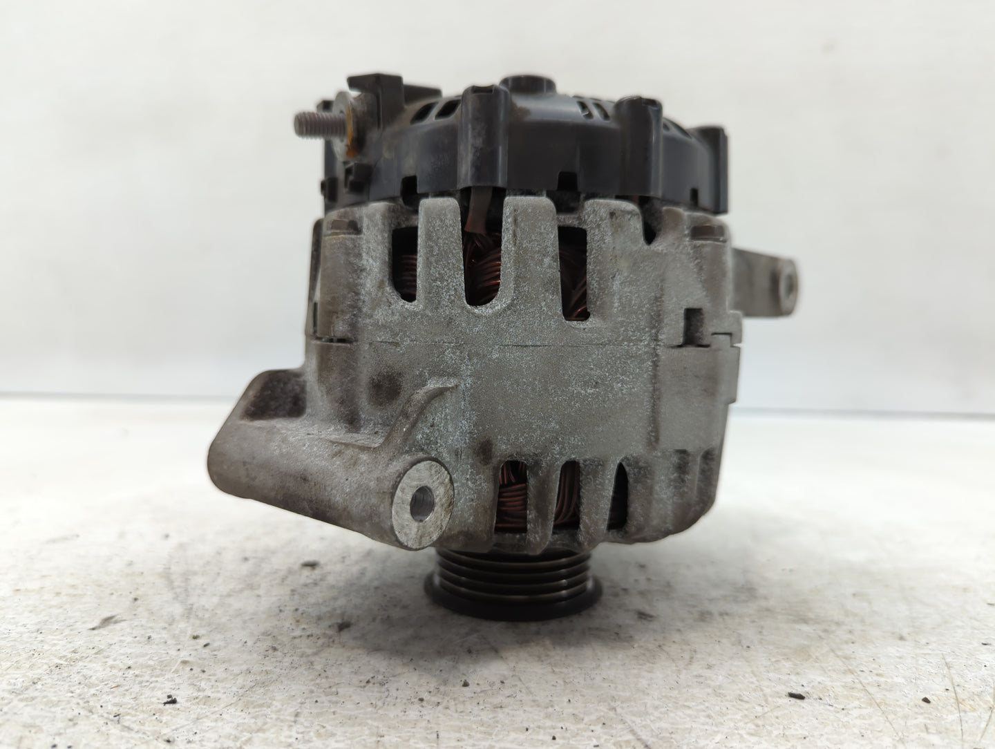 2010-2017 Chevrolet Equinox Alternator Replacement Generator Charging Assembly Engine OEM P/N:13500315 Fits OEM Used Auto Pa