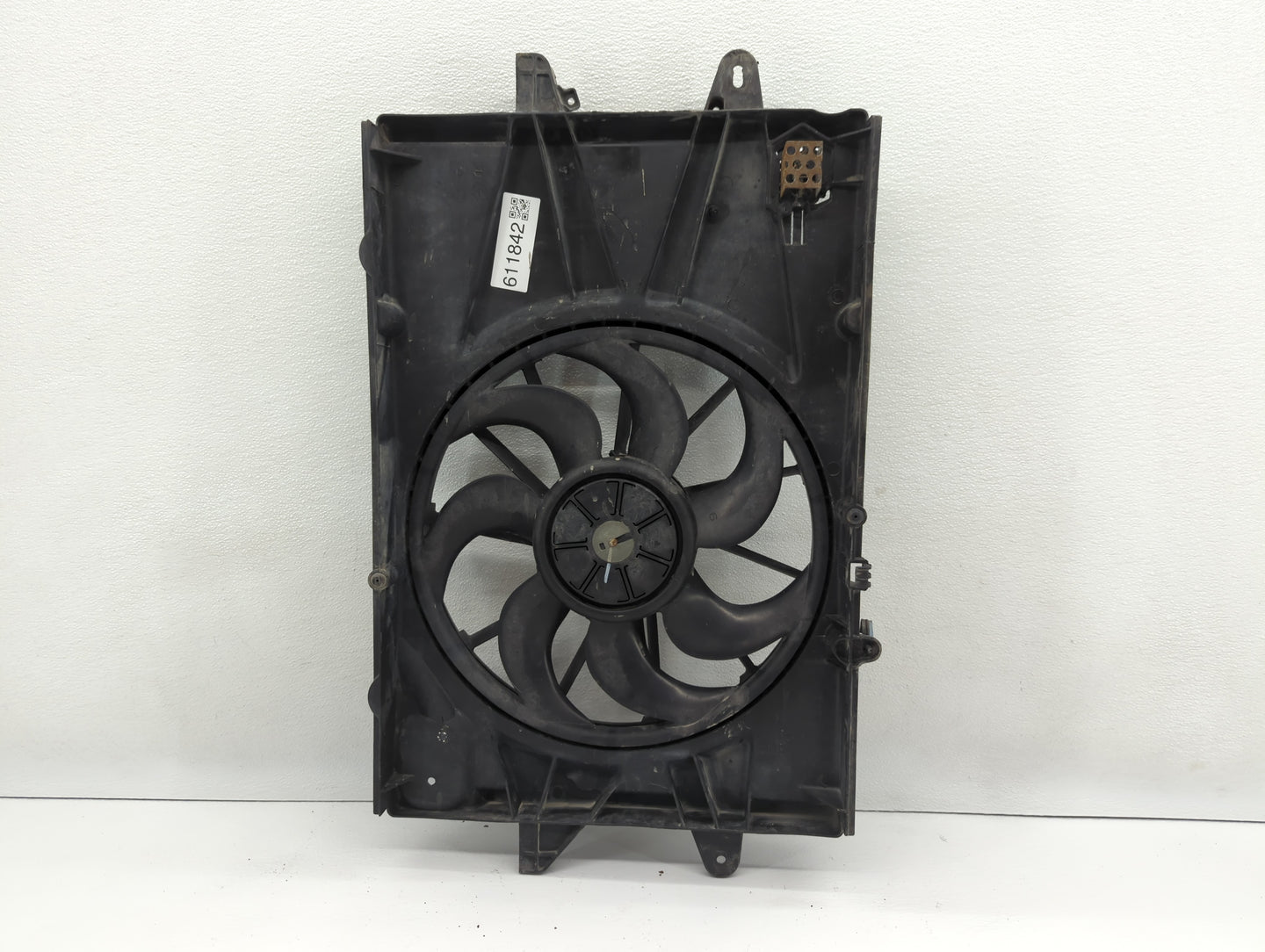 2010-2017 Chevrolet Equinox Left Radiator Fan Motor Assembly 611842 - Oemusedautoparts1.com