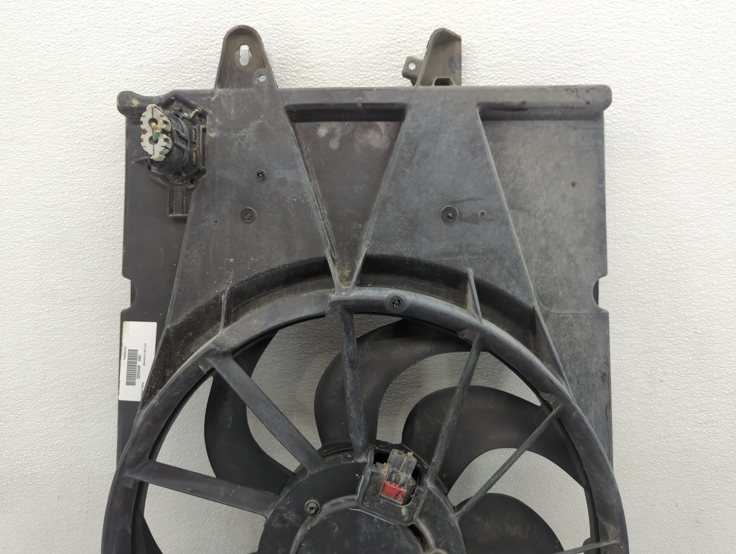 2010-2017 Chevrolet Equinox Left Radiator Fan Motor Assembly 611842 - Oemusedautoparts1.com