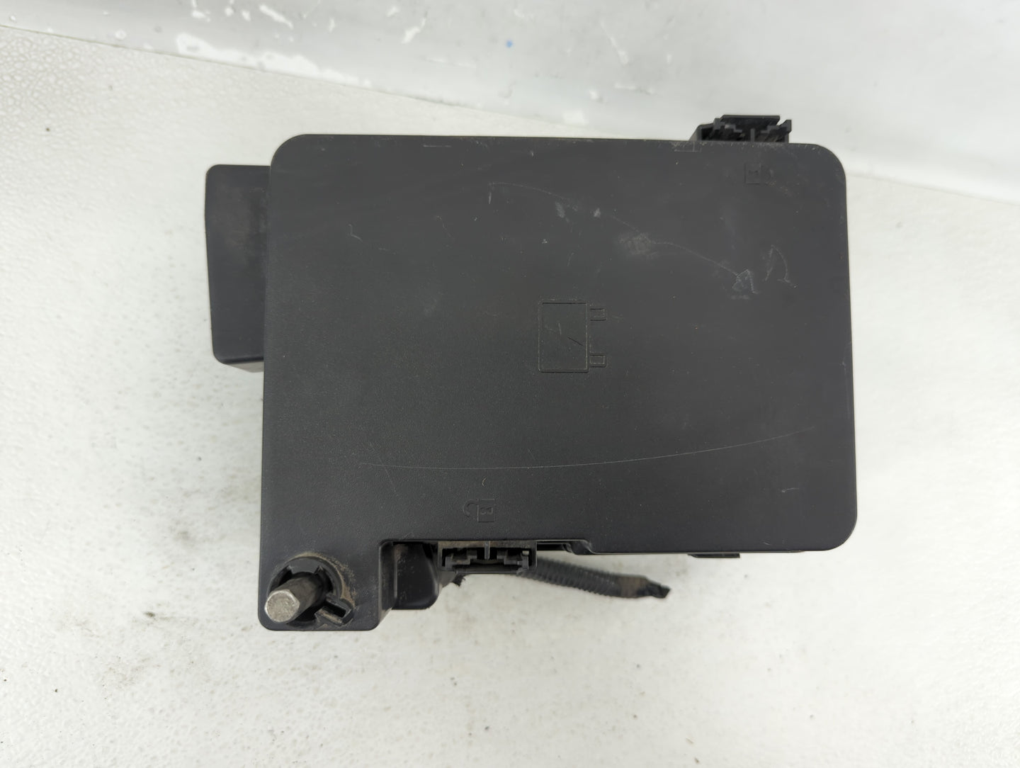 2013-2016 Chevrolet Equinox Fusebox Fuse Box Panel Relay Module P/N:22929763_01 Fits Fits 2013 2014 2015 2016 OEM Used Auto 