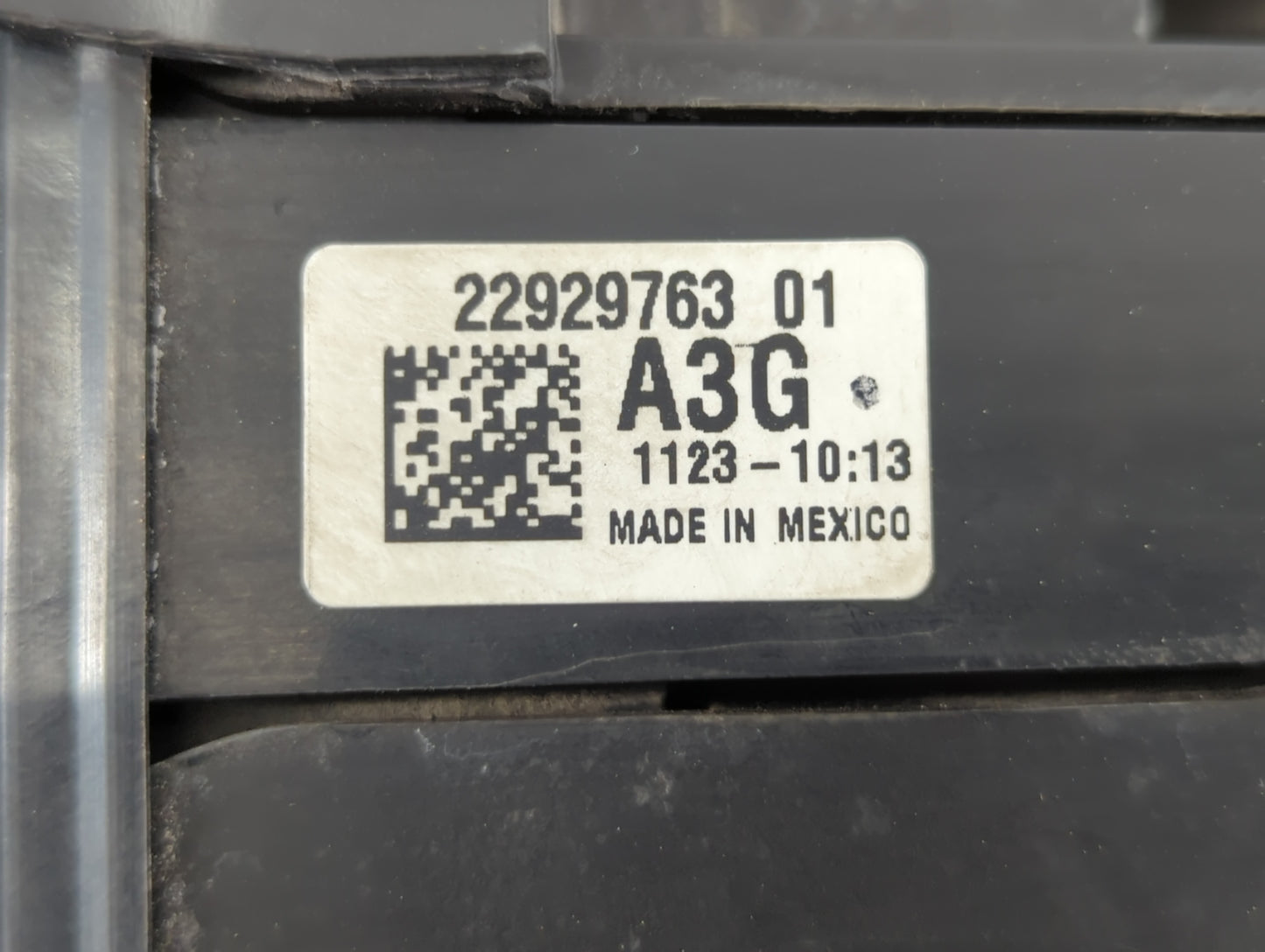 2013-2016 Chevrolet Equinox Fusebox Fuse Box Panel Relay Module P/N:22929763_01 Fits Fits 2013 2014 2015 2016 OEM Used Auto 