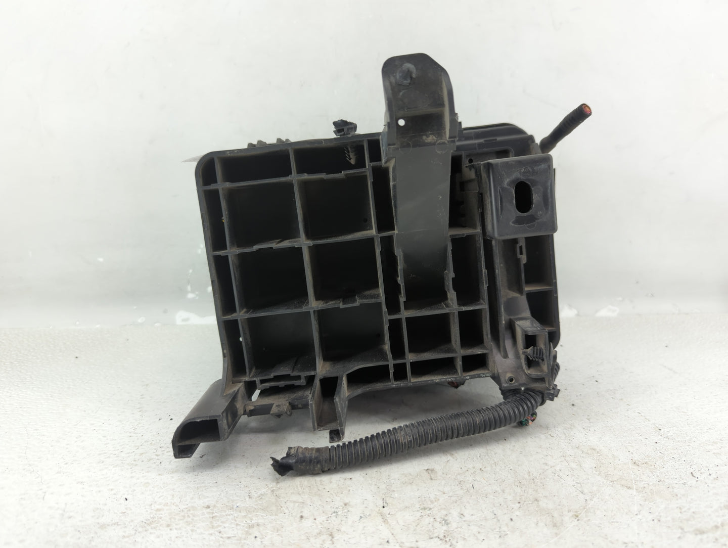 2013-2016 Chevrolet Equinox Fusebox Fuse Box Panel Relay Module P/N:22929763_01 Fits Fits 2013 2014 2015 2016 OEM Used Auto 
