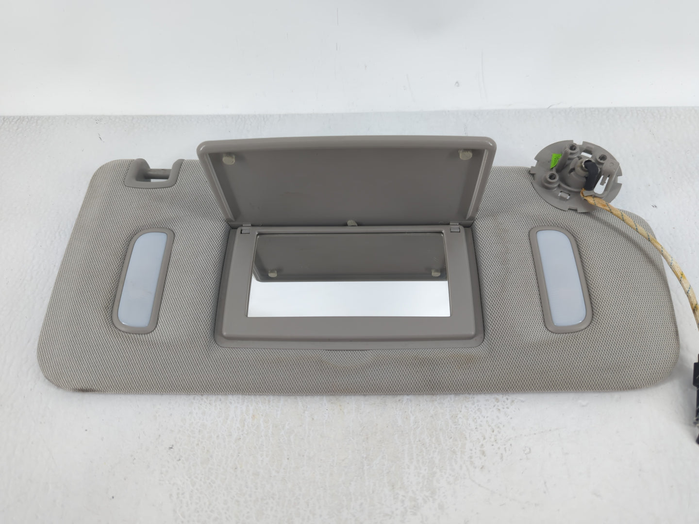 2010-2017 Chevrolet Equinox Sun Visor Shade Replacement Passenger Right Mirror Fits Fits 2010 2011 2012 2013 2014 2015 2016 